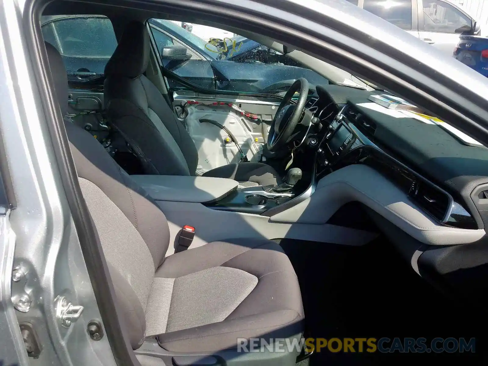 5 Photograph of a damaged car 4T1B11HKXKU289803 TOYOTA CAMRY 2019