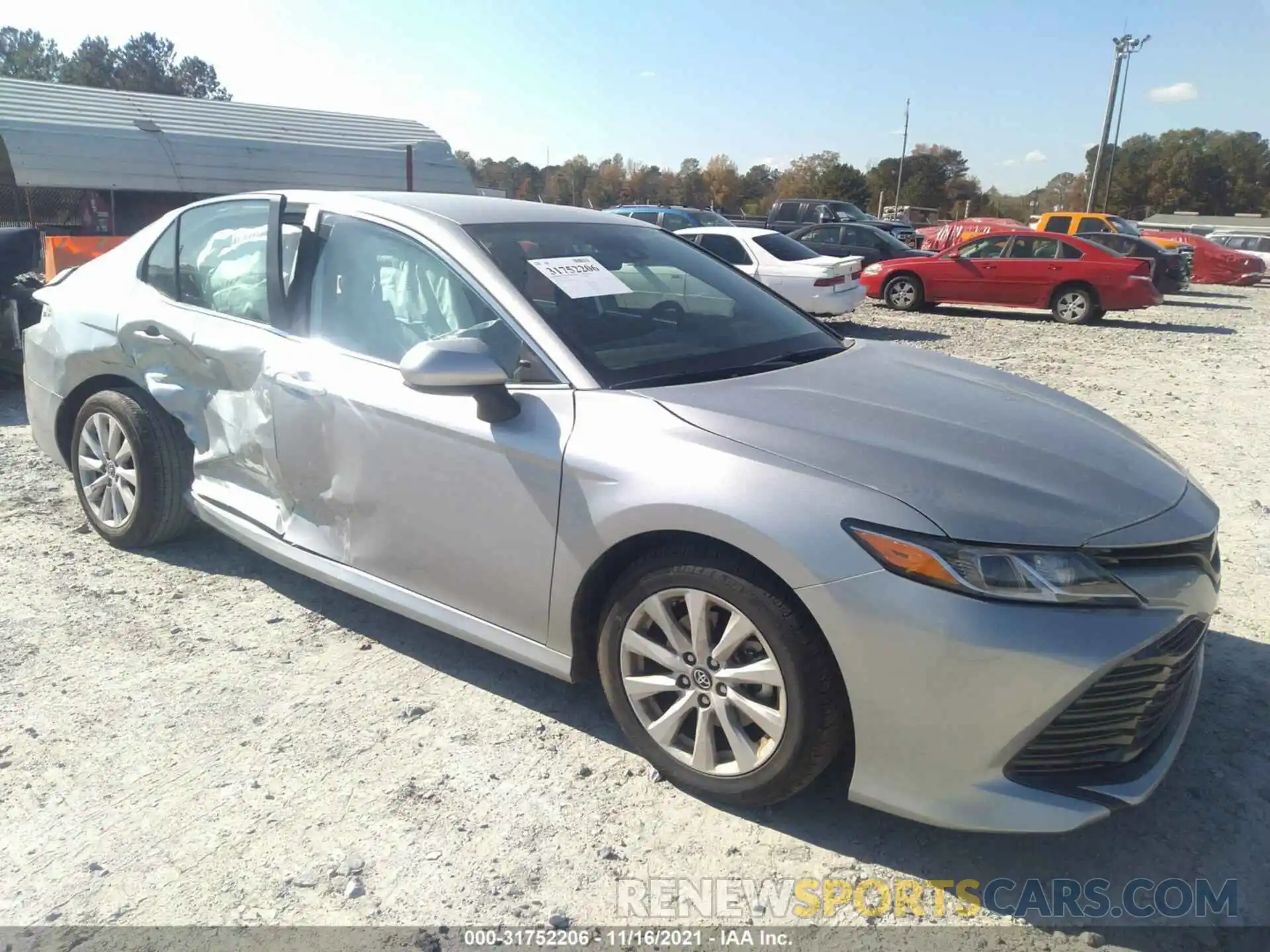 1 Photograph of a damaged car 4T1B11HKXKU290126 TOYOTA CAMRY 2019