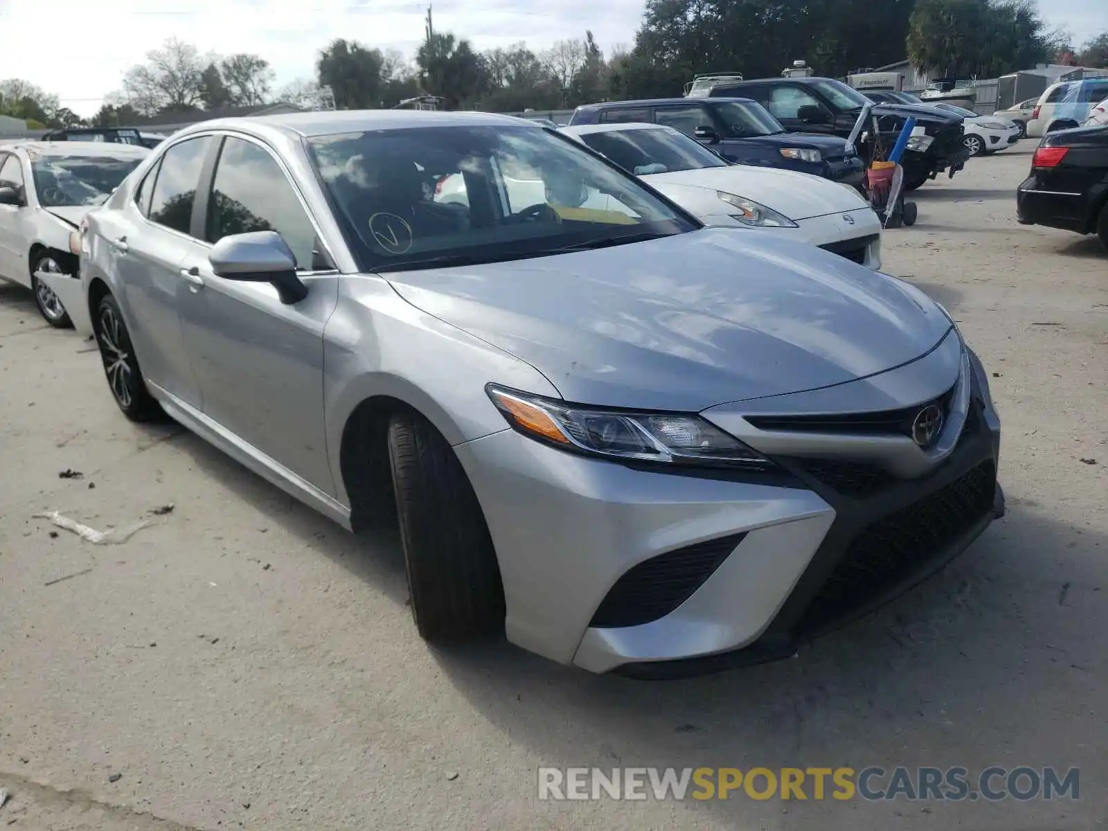 1 Photograph of a damaged car 4T1B11HKXKU292233 TOYOTA CAMRY 2019