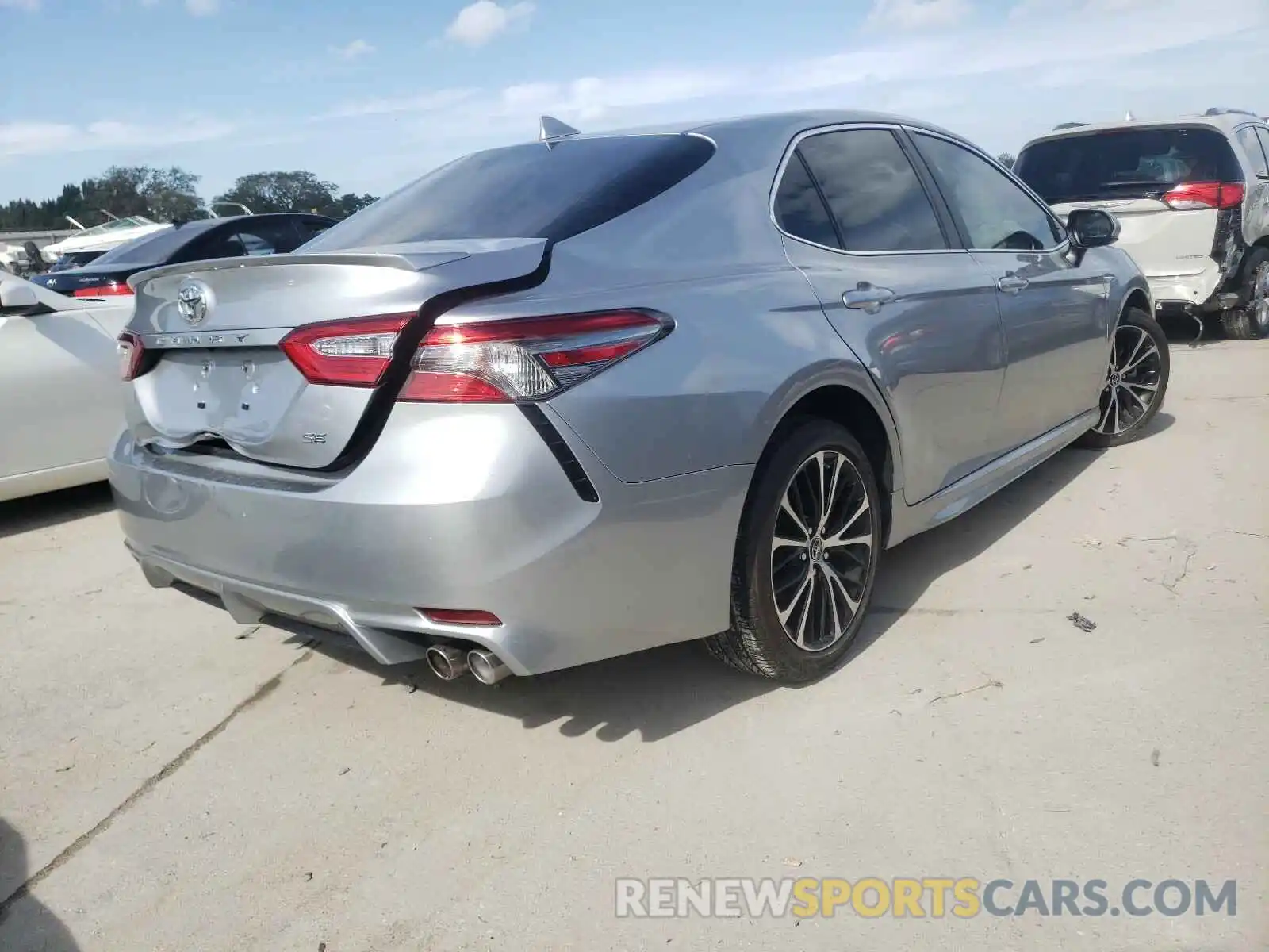 4 Photograph of a damaged car 4T1B11HKXKU292233 TOYOTA CAMRY 2019