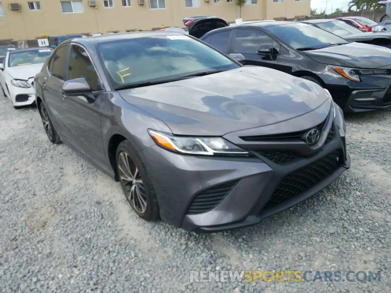 1 Photograph of a damaged car 4T1B11HKXKU293849 TOYOTA CAMRY 2019