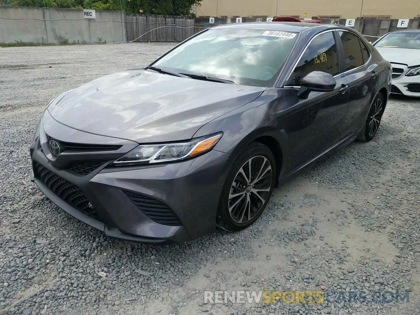 2 Photograph of a damaged car 4T1B11HKXKU293849 TOYOTA CAMRY 2019