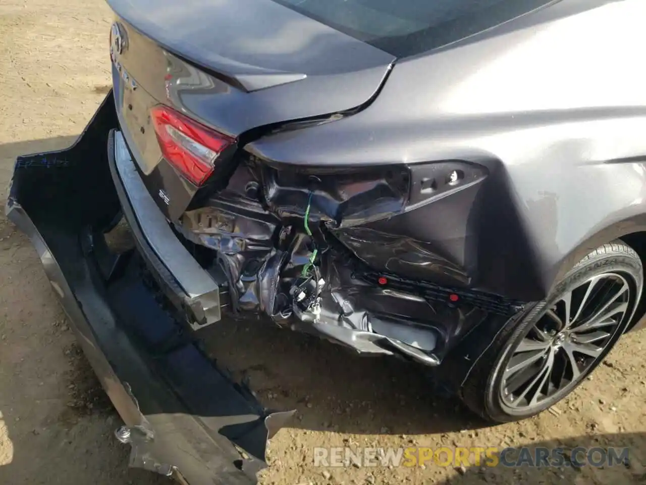 9 Photograph of a damaged car 4T1B11HKXKU294404 TOYOTA CAMRY 2019