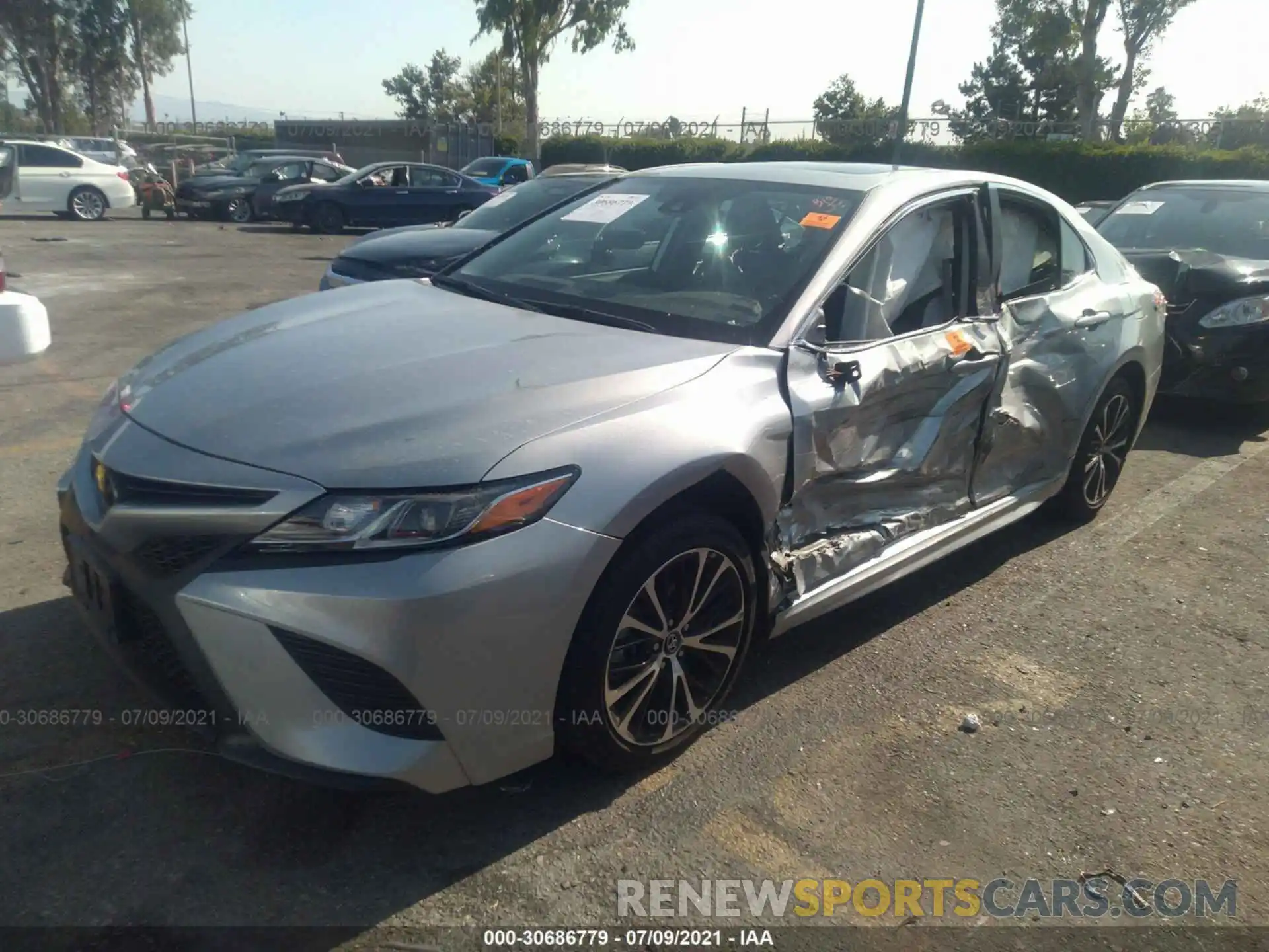 2 Photograph of a damaged car 4T1B11HKXKU294564 TOYOTA CAMRY 2019