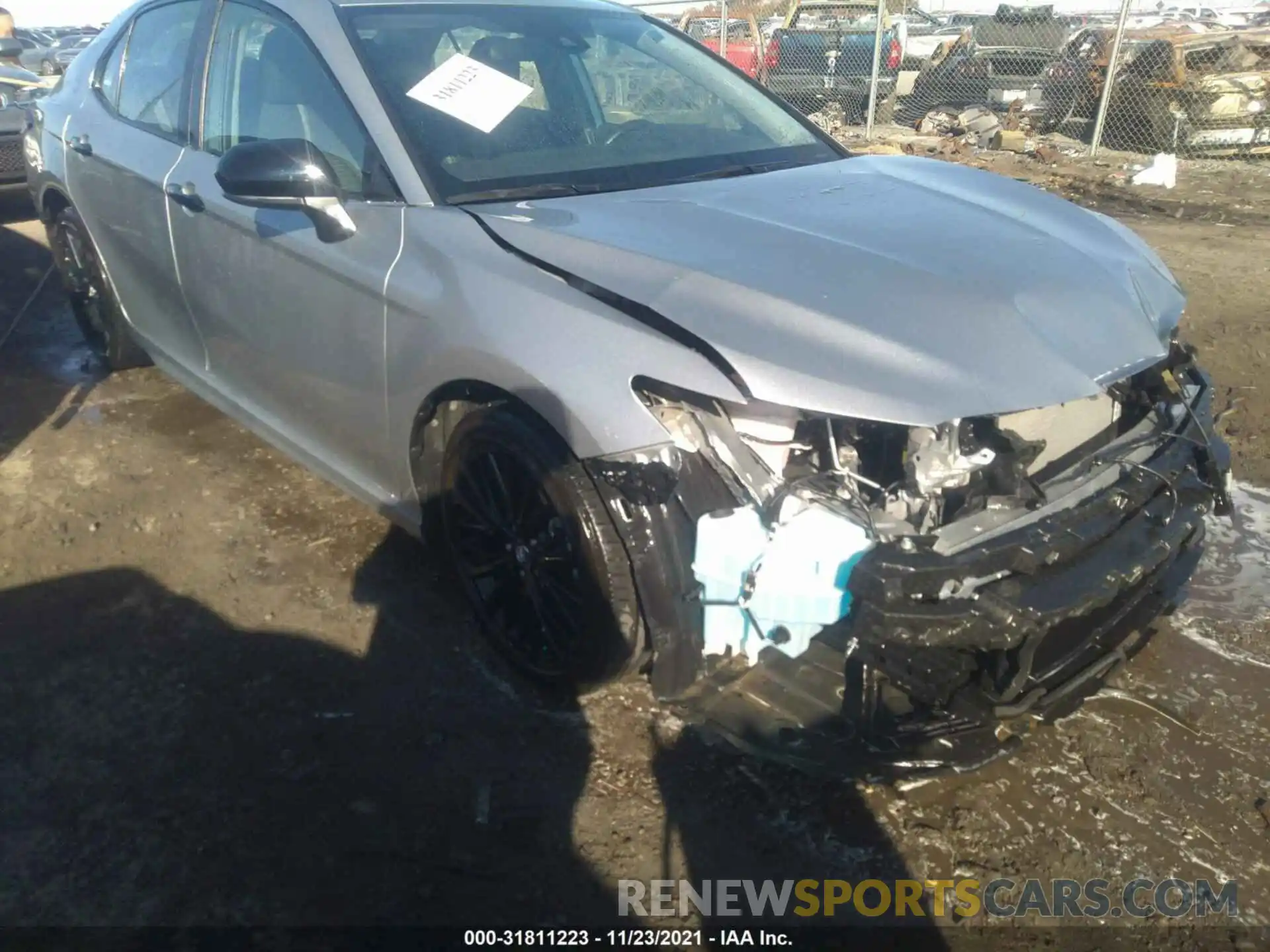 1 Photograph of a damaged car 4T1B11HKXKU295777 TOYOTA CAMRY 2019