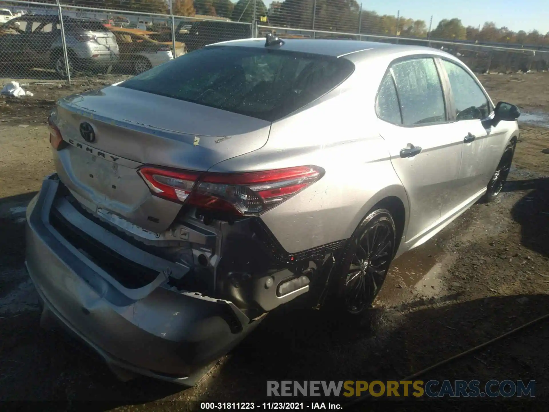 4 Photograph of a damaged car 4T1B11HKXKU295777 TOYOTA CAMRY 2019