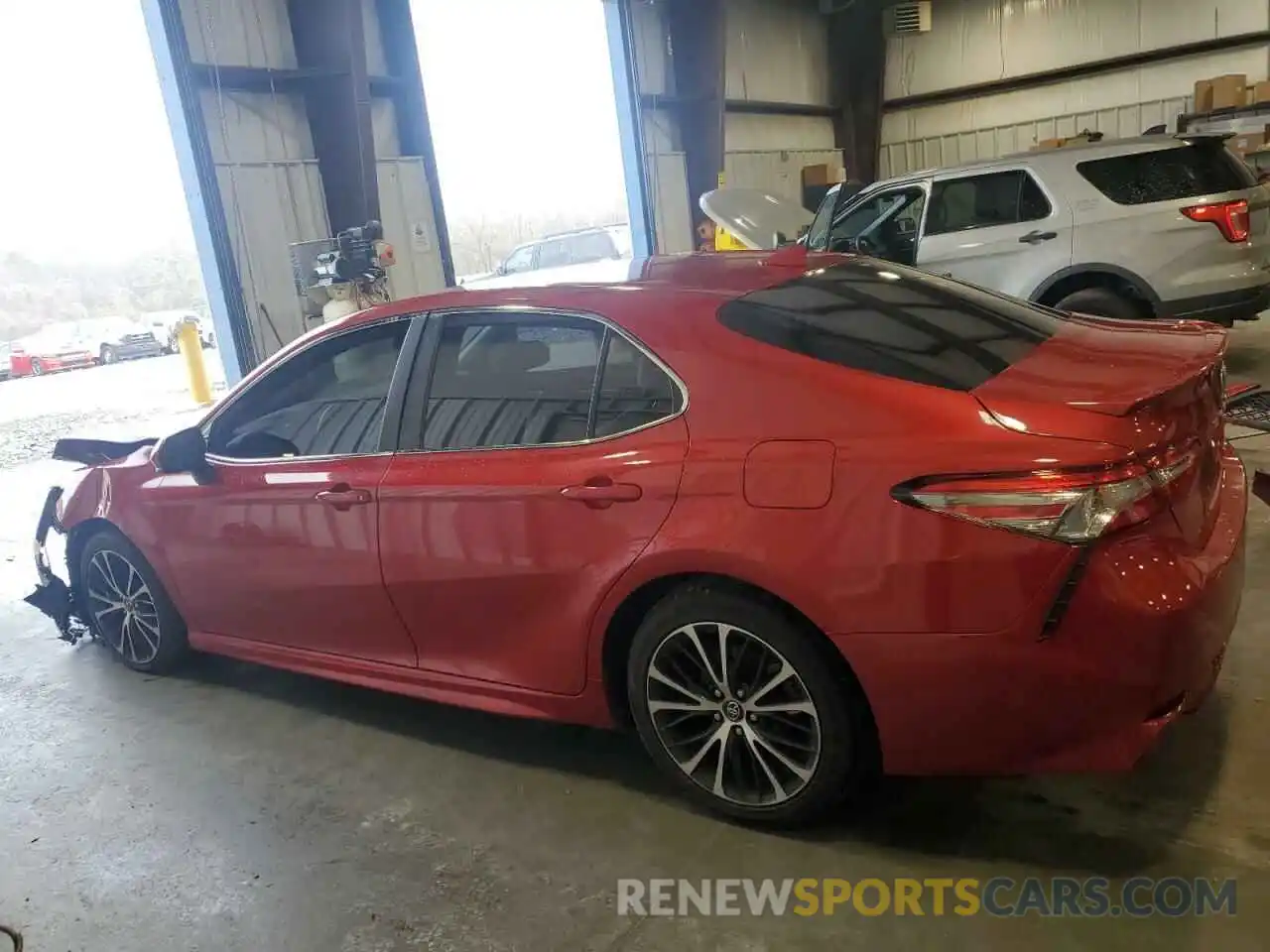 2 Photograph of a damaged car 4T1B11HKXKU299361 TOYOTA CAMRY 2019