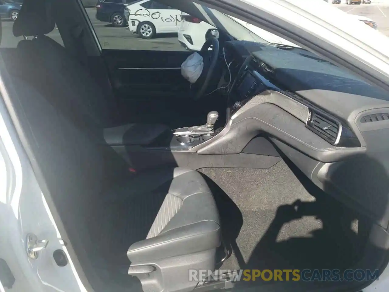 5 Photograph of a damaged car 4T1B11HKXKU299649 TOYOTA CAMRY 2019