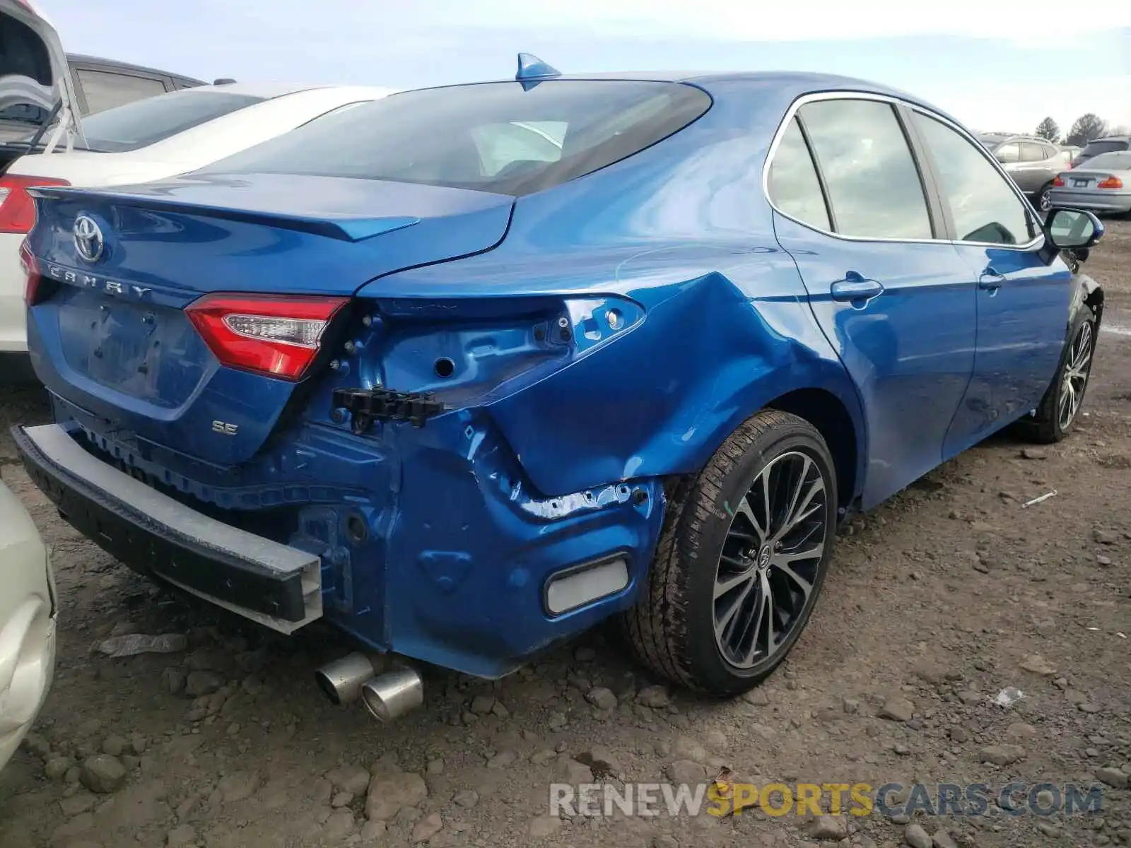 4 Photograph of a damaged car 4T1B11HKXKU299778 TOYOTA CAMRY 2019