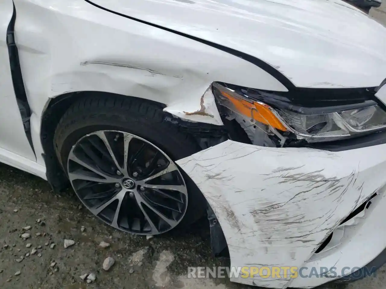 9 Photograph of a damaged car 4T1B11HKXKU679302 TOYOTA CAMRY 2019