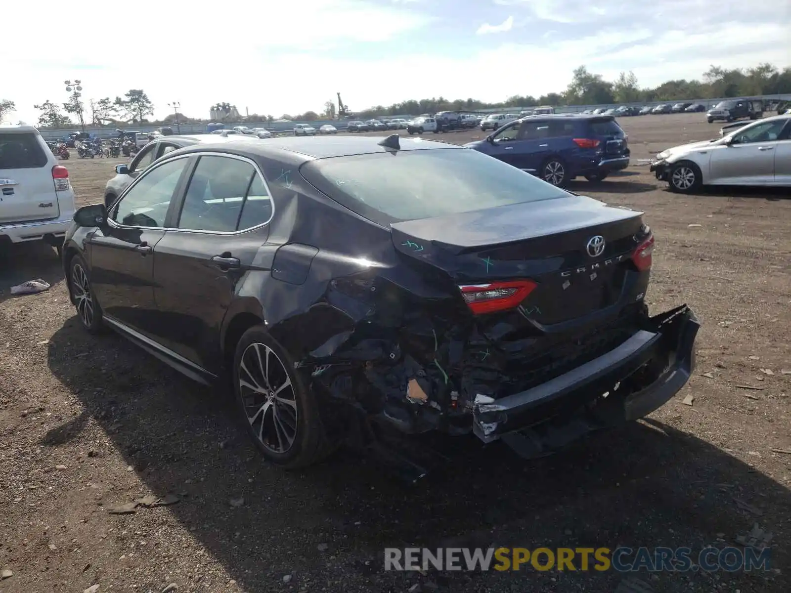 3 Photograph of a damaged car 4T1B11HKXKU679929 TOYOTA CAMRY 2019