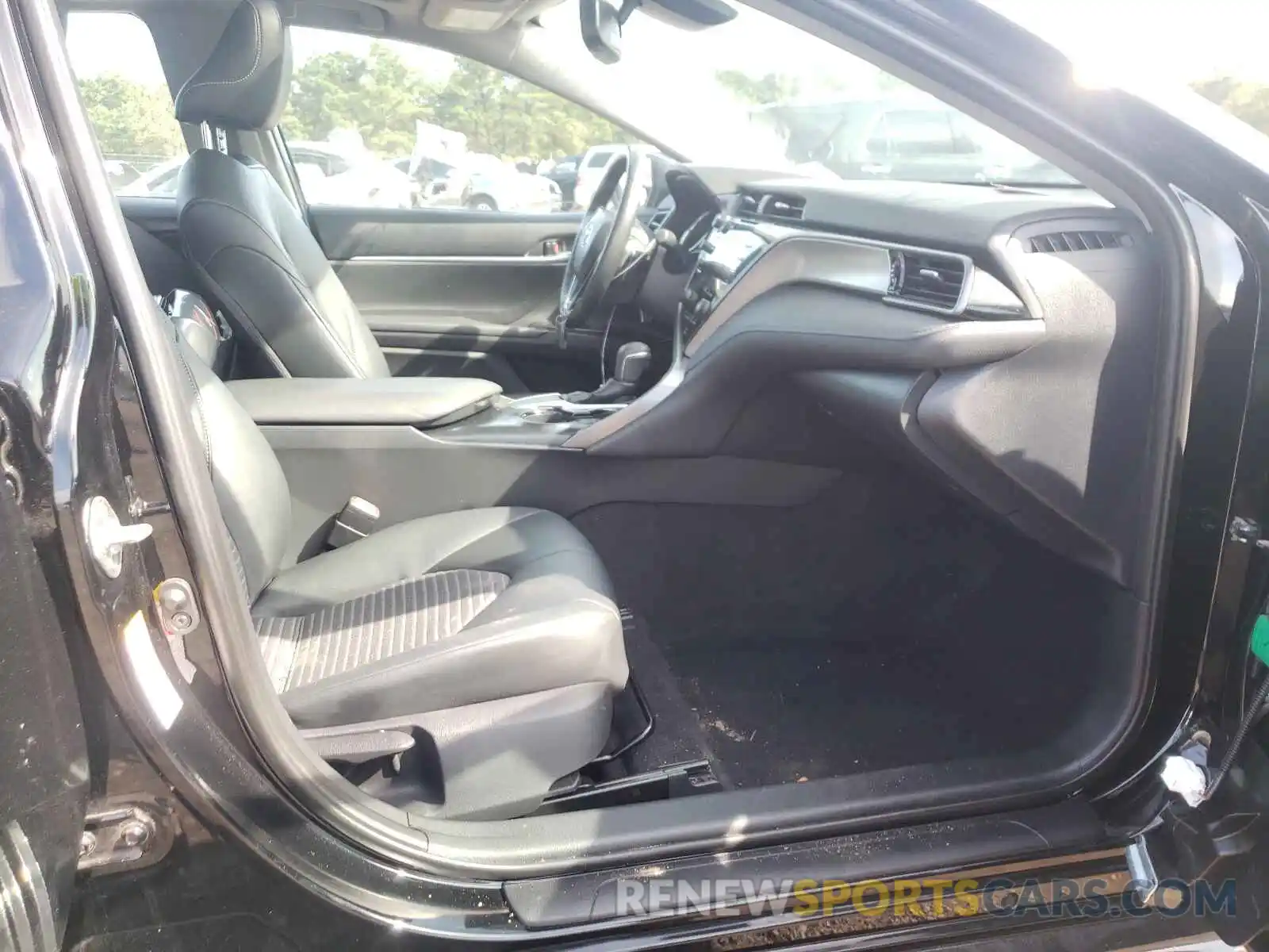 5 Photograph of a damaged car 4T1B11HKXKU679929 TOYOTA CAMRY 2019