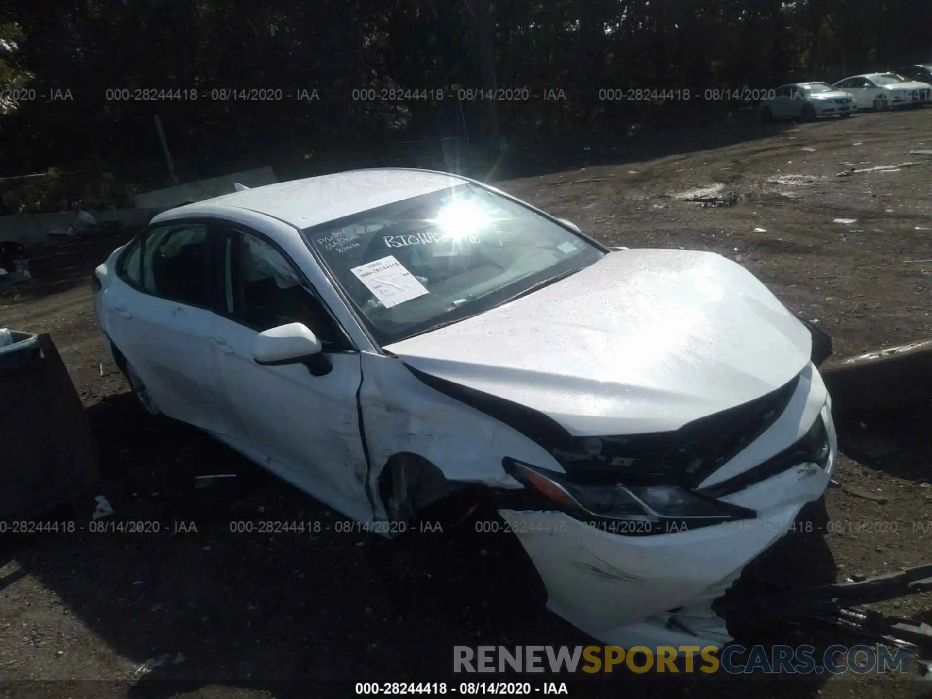 1 Photograph of a damaged car 4T1B11HKXKU680840 TOYOTA CAMRY 2019