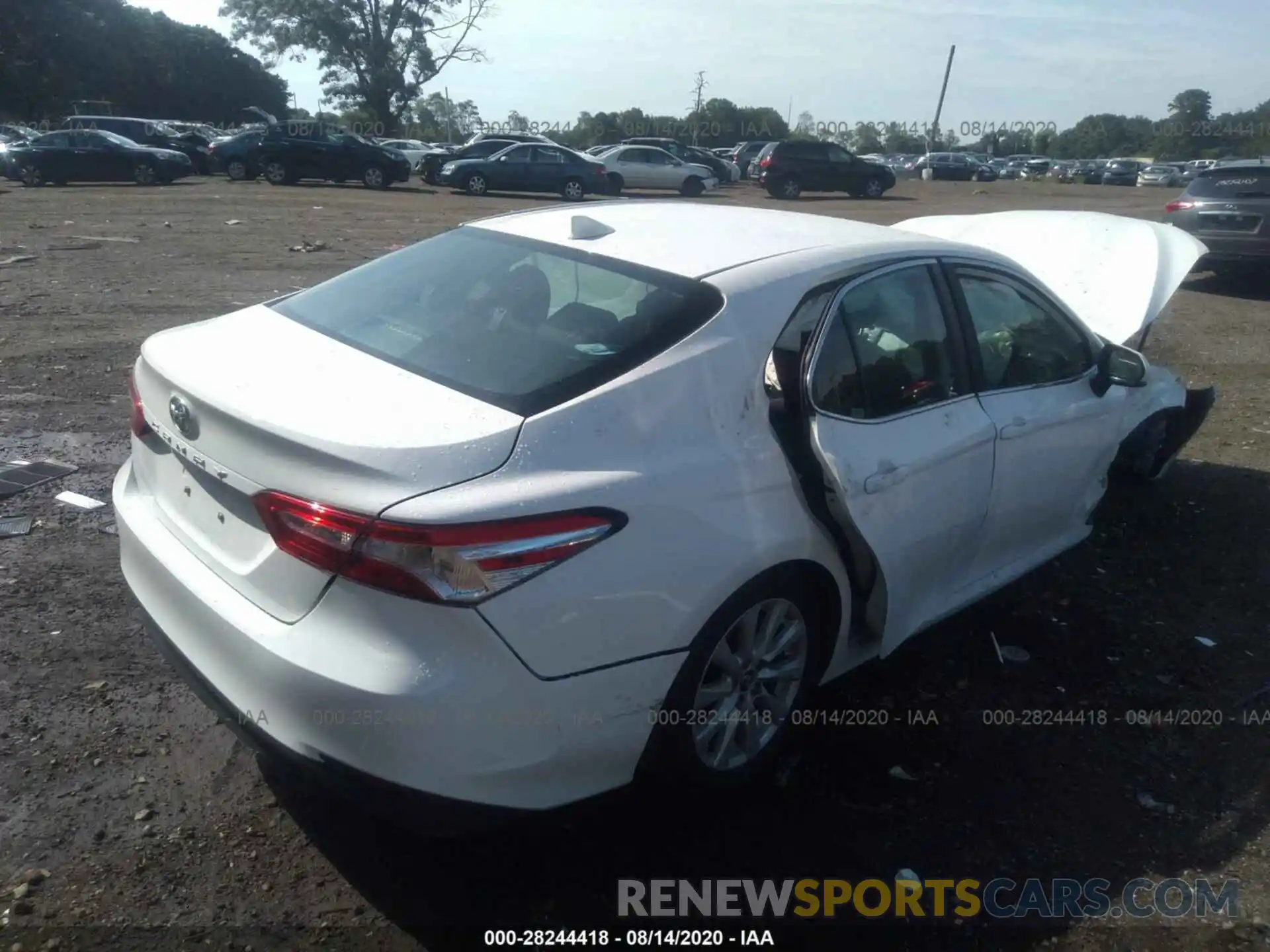 4 Photograph of a damaged car 4T1B11HKXKU680840 TOYOTA CAMRY 2019