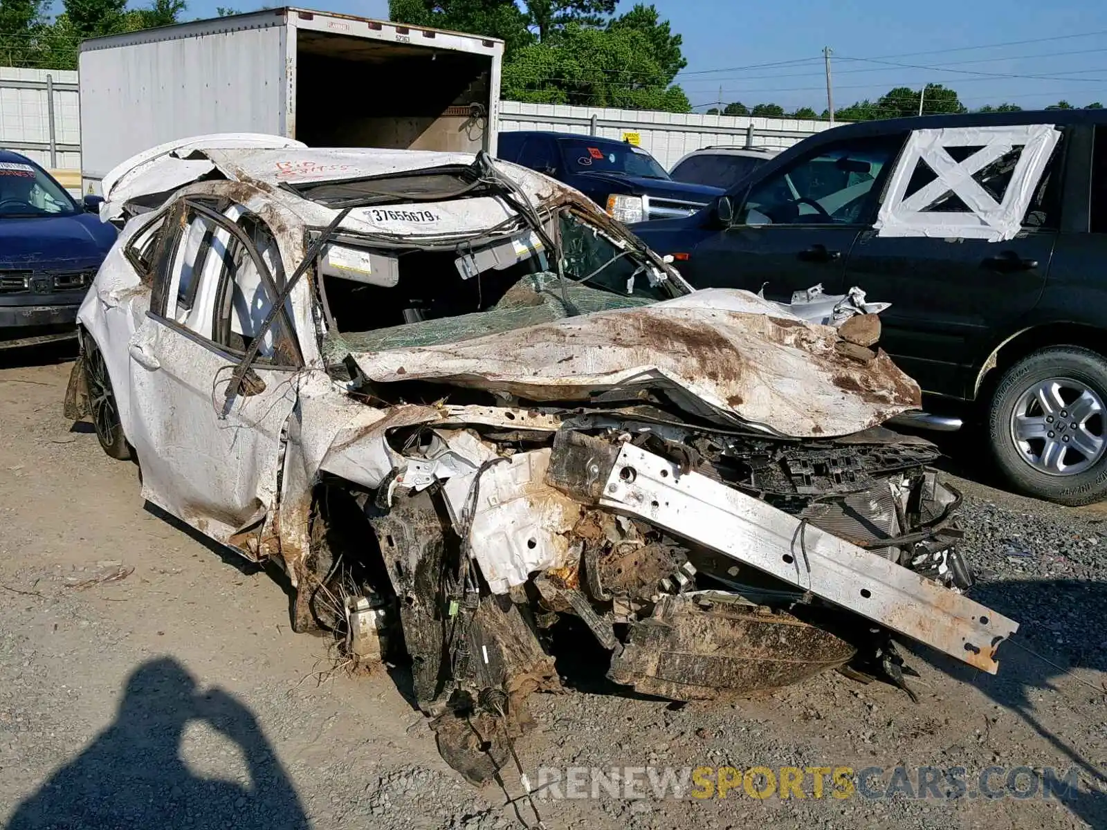 1 Photograph of a damaged car 4T1B11HKXKU681955 TOYOTA CAMRY 2019