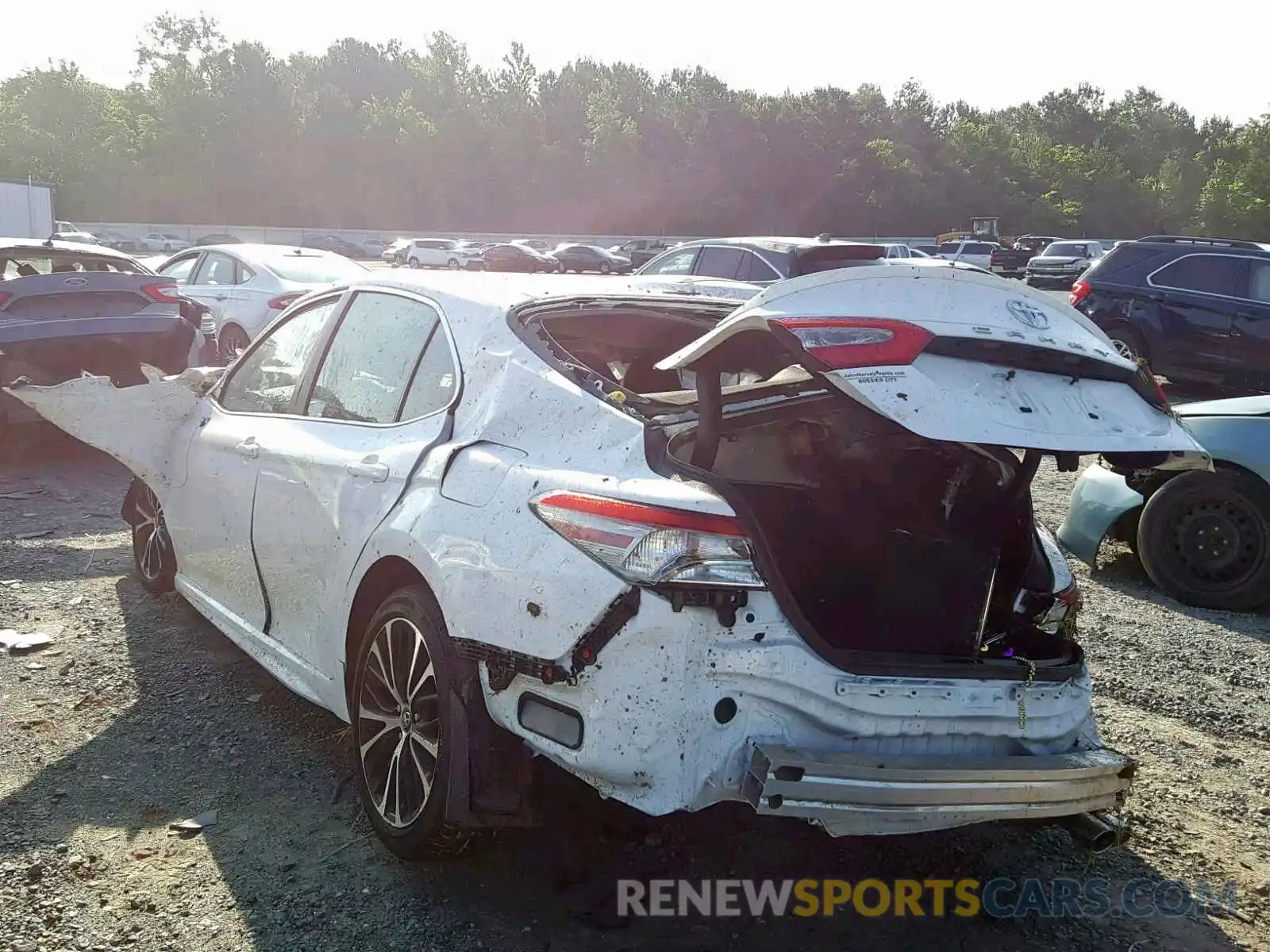 3 Photograph of a damaged car 4T1B11HKXKU681955 TOYOTA CAMRY 2019