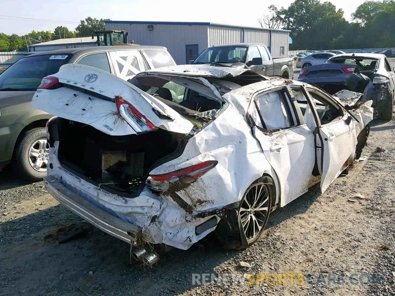 4 Photograph of a damaged car 4T1B11HKXKU681955 TOYOTA CAMRY 2019