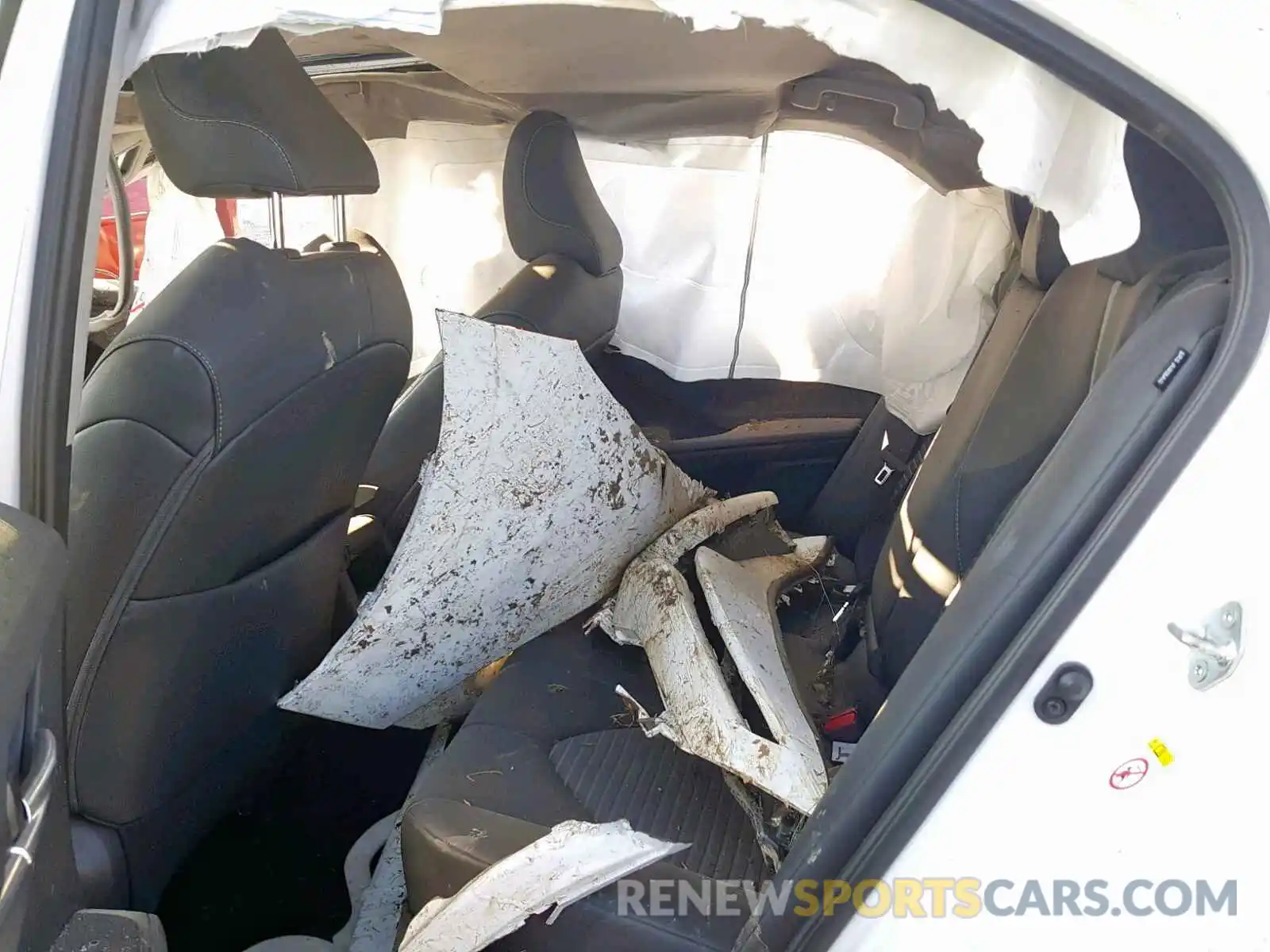 6 Photograph of a damaged car 4T1B11HKXKU681955 TOYOTA CAMRY 2019