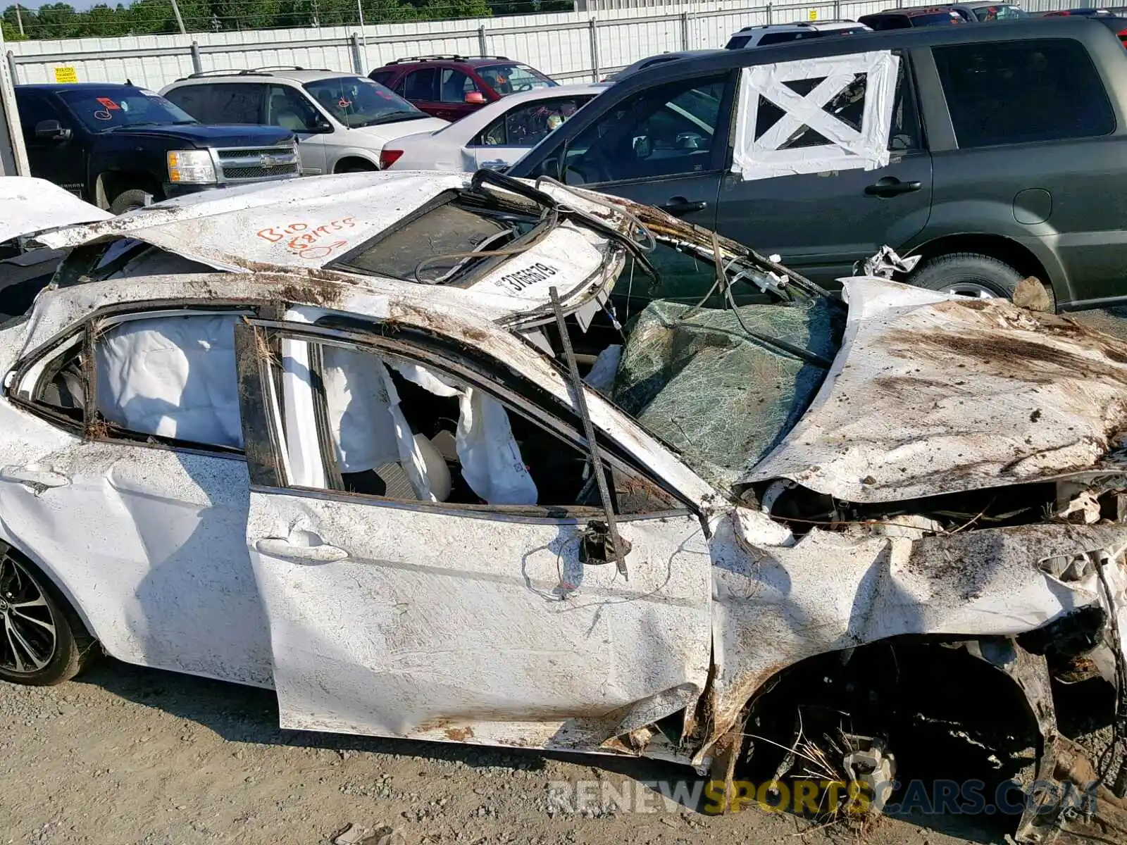 9 Photograph of a damaged car 4T1B11HKXKU681955 TOYOTA CAMRY 2019