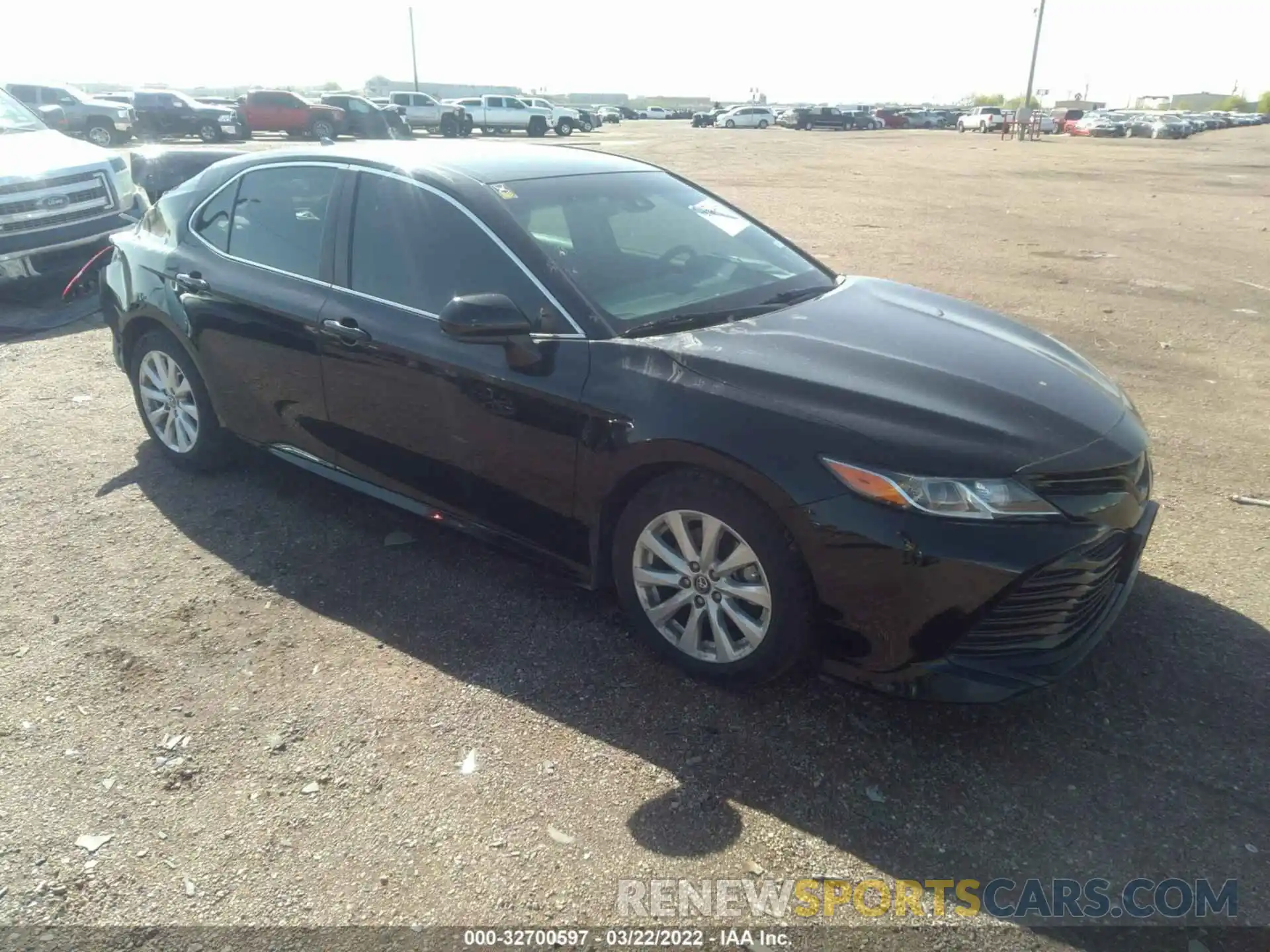 1 Photograph of a damaged car 4T1B11HKXKU682040 TOYOTA CAMRY 2019