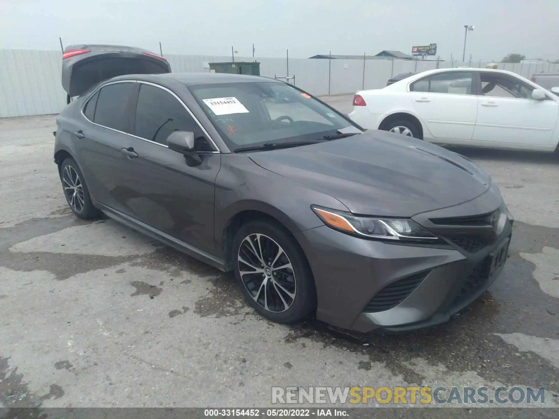 1 Photograph of a damaged car 4T1B11HKXKU682314 TOYOTA CAMRY 2019