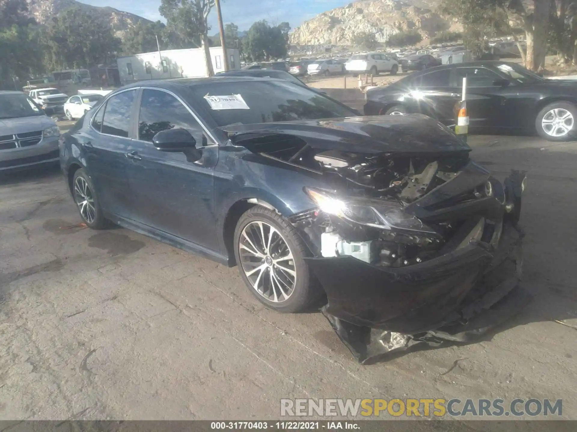 1 Photograph of a damaged car 4T1B11HKXKU685147 TOYOTA CAMRY 2019