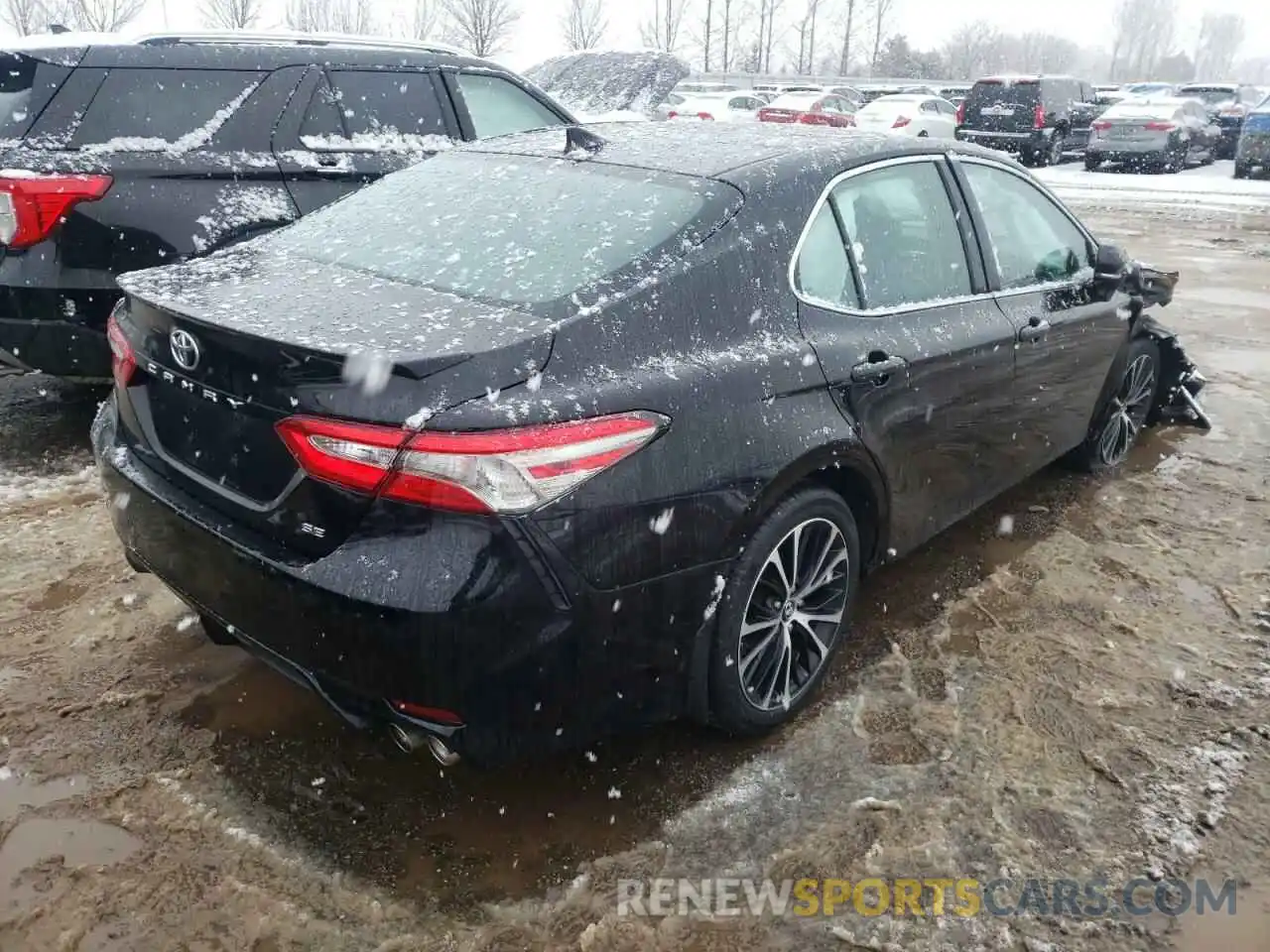 4 Photograph of a damaged car 4T1B11HKXKU685469 TOYOTA CAMRY 2019