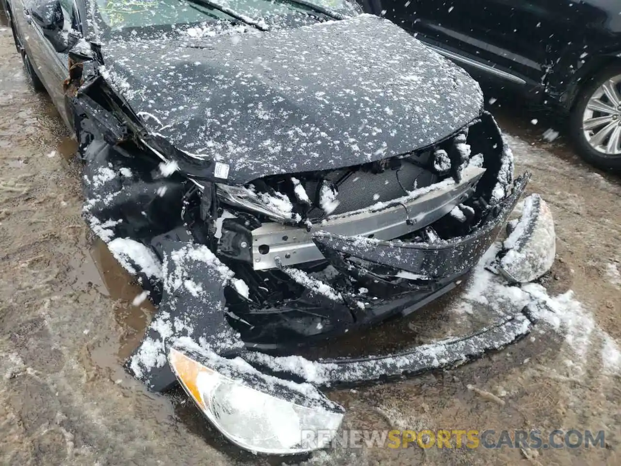 9 Photograph of a damaged car 4T1B11HKXKU685469 TOYOTA CAMRY 2019