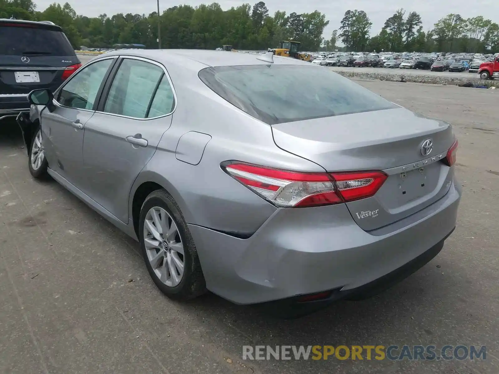 3 Photograph of a damaged car 4T1B11HKXKU686170 TOYOTA CAMRY 2019