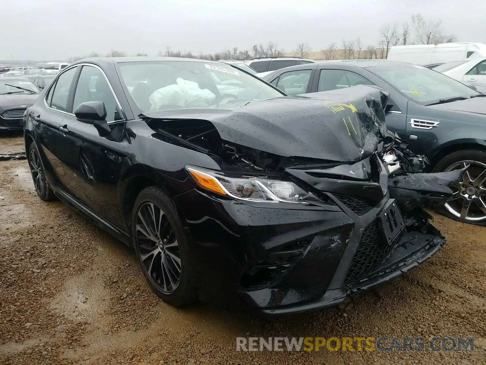 1 Photograph of a damaged car 4T1B11HKXKU686881 TOYOTA CAMRY 2019