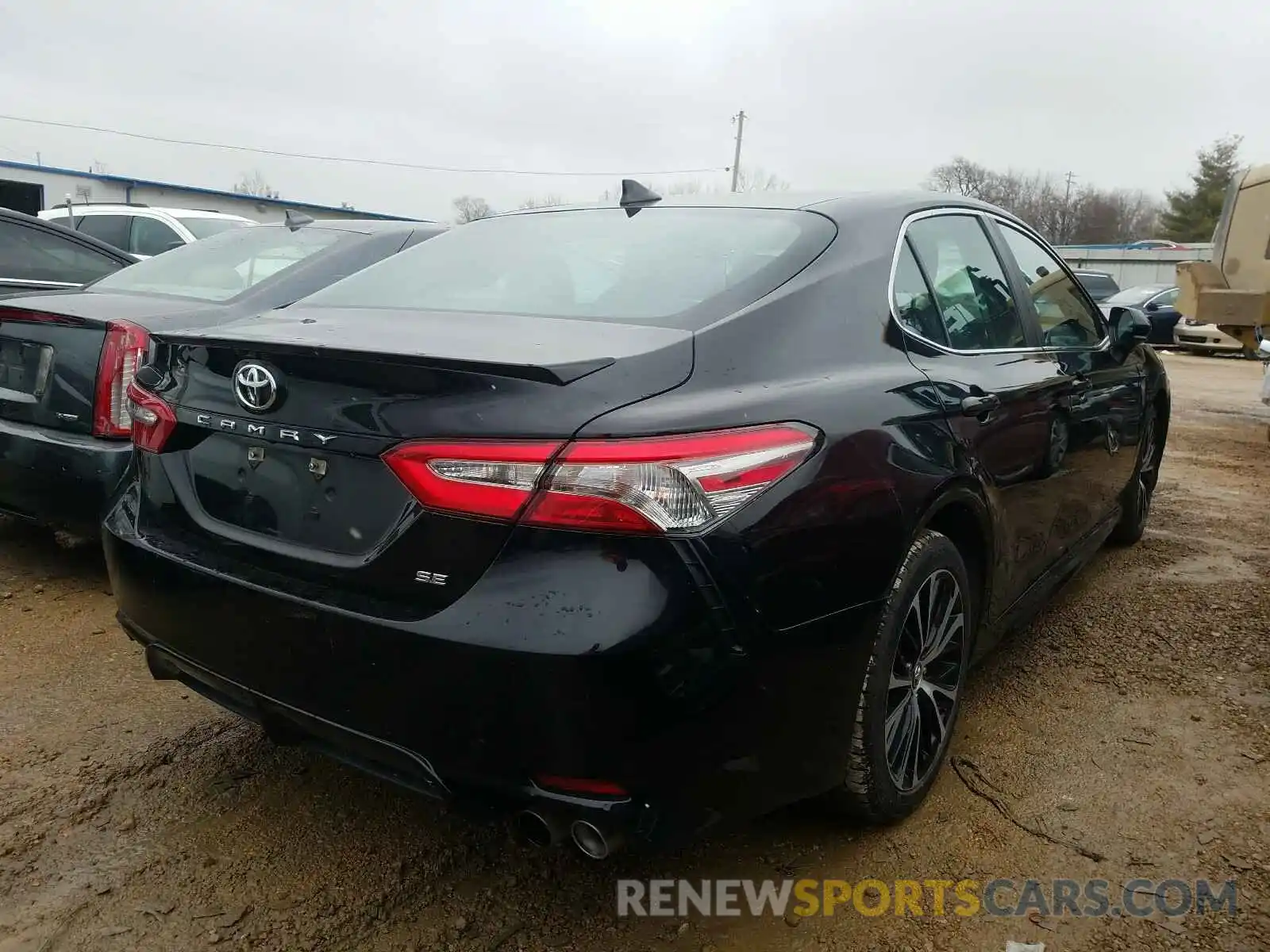 4 Photograph of a damaged car 4T1B11HKXKU686881 TOYOTA CAMRY 2019