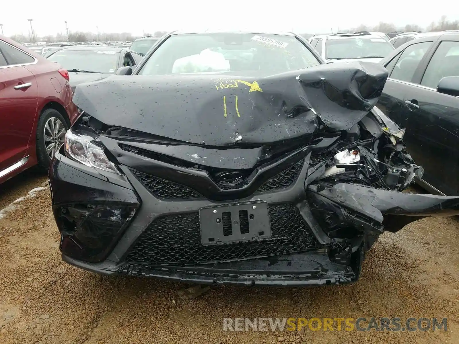 9 Photograph of a damaged car 4T1B11HKXKU686881 TOYOTA CAMRY 2019