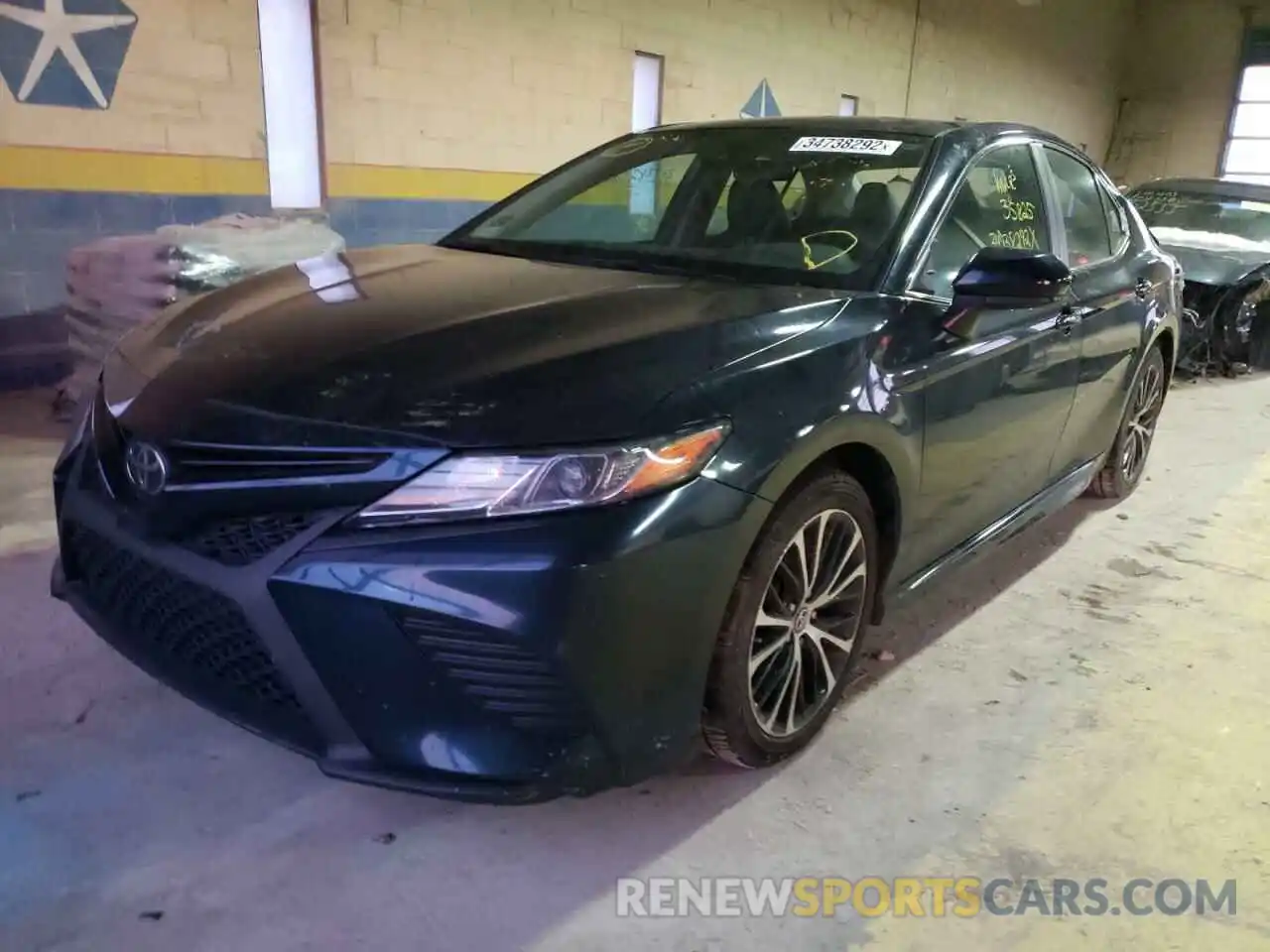 2 Photograph of a damaged car 4T1B11HKXKU686895 TOYOTA CAMRY 2019