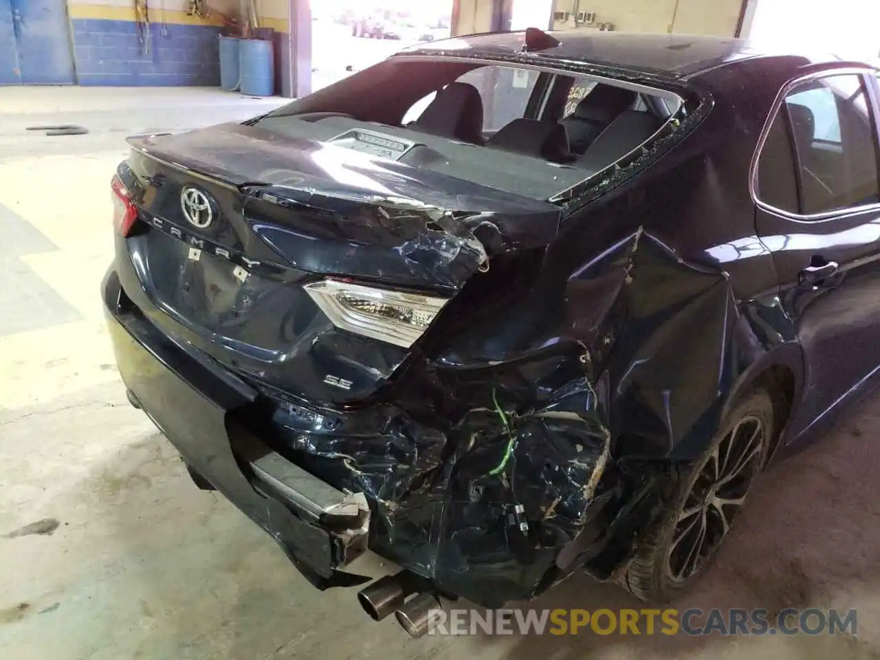 9 Photograph of a damaged car 4T1B11HKXKU686895 TOYOTA CAMRY 2019