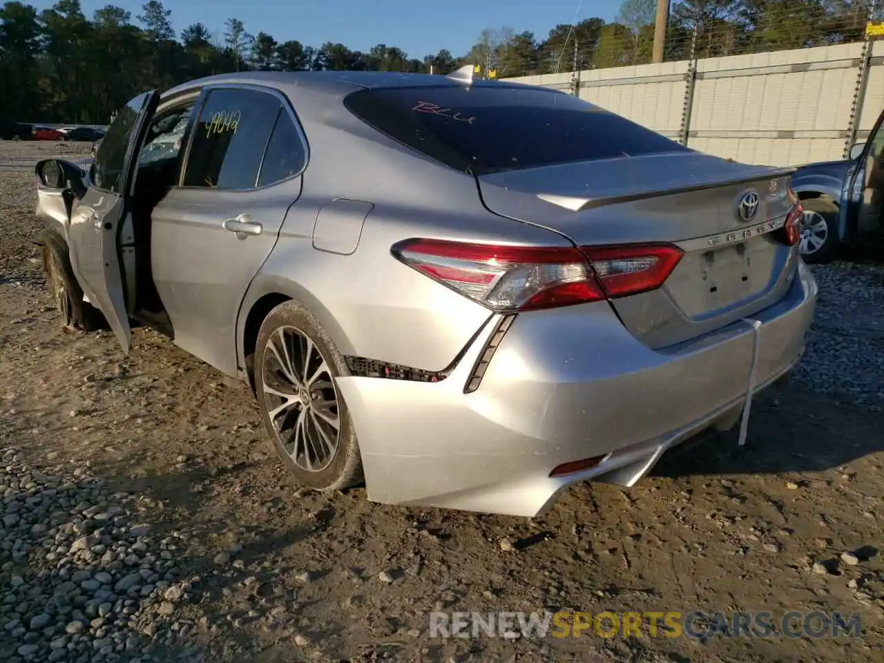 3 Photograph of a damaged car 4T1B11HKXKU688100 TOYOTA CAMRY 2019