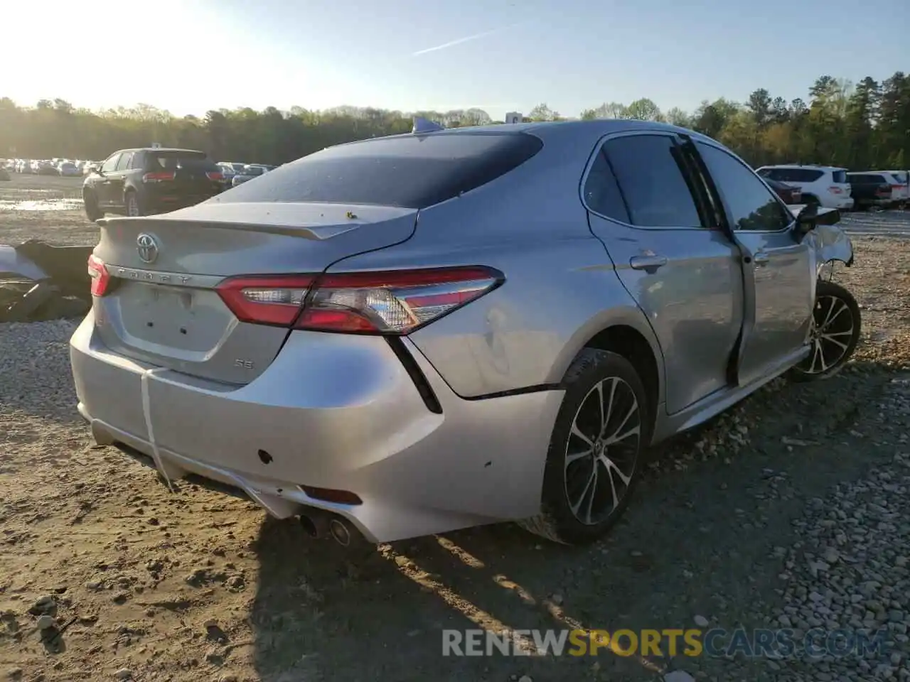 4 Photograph of a damaged car 4T1B11HKXKU688100 TOYOTA CAMRY 2019