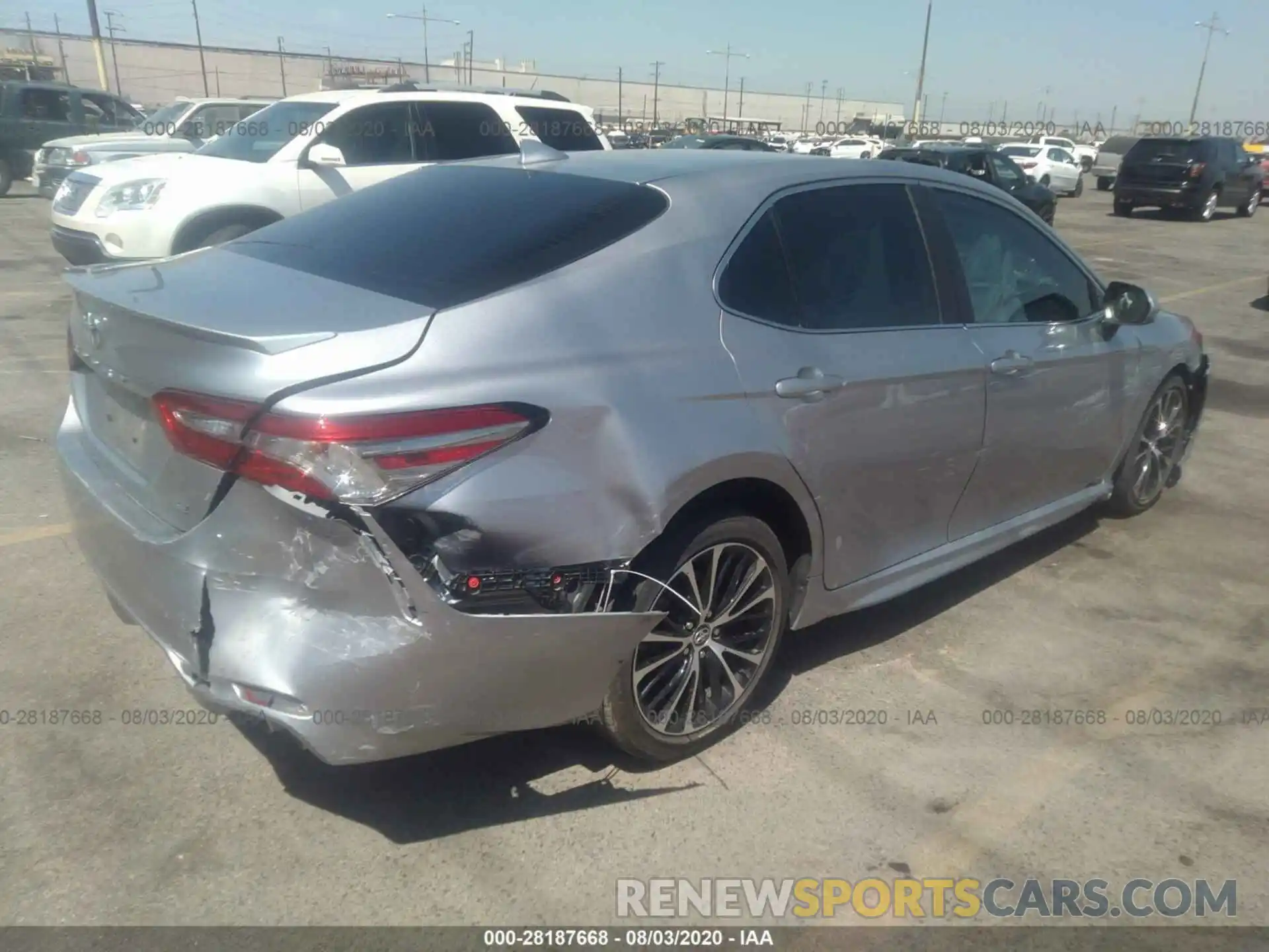 4 Photograph of a damaged car 4T1B11HKXKU688307 TOYOTA CAMRY 2019