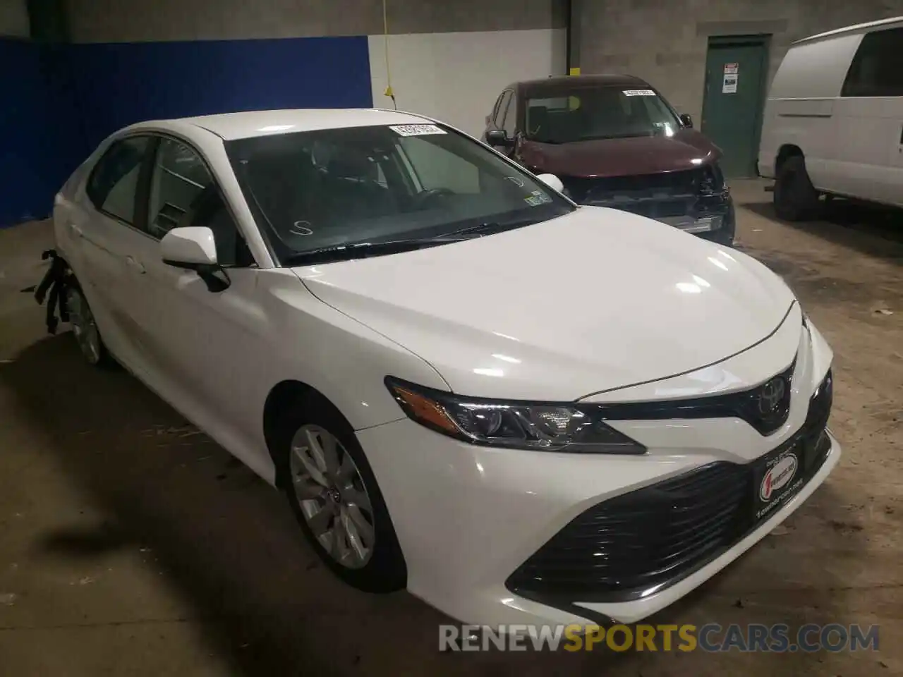 1 Photograph of a damaged car 4T1B11HKXKU689750 TOYOTA CAMRY 2019