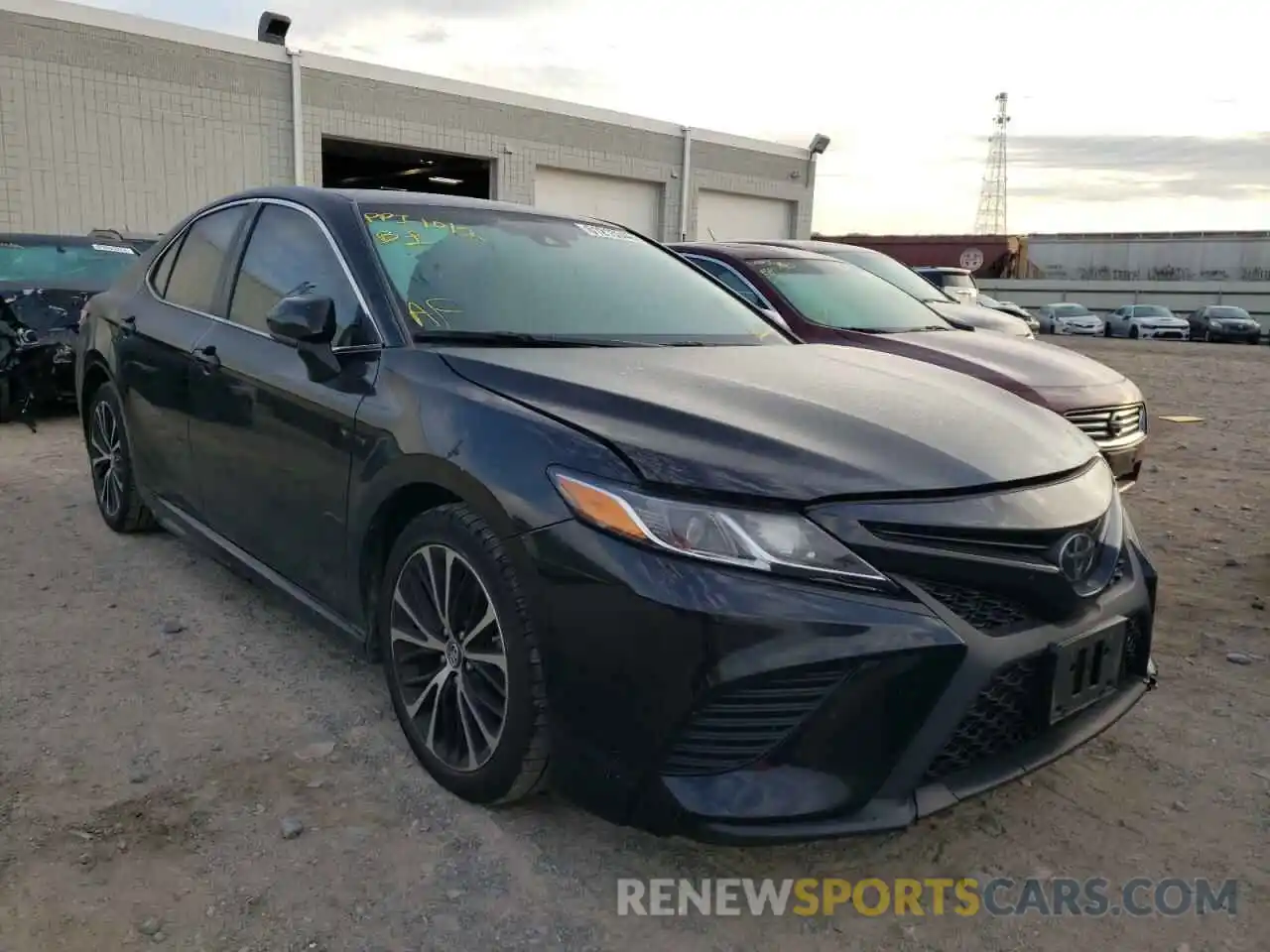 1 Photograph of a damaged car 4T1B11HKXKU690607 TOYOTA CAMRY 2019