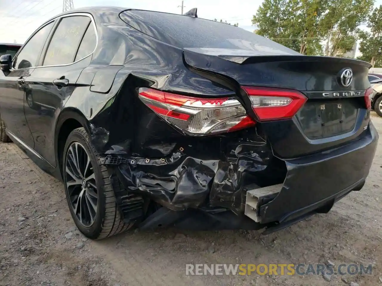 9 Photograph of a damaged car 4T1B11HKXKU690607 TOYOTA CAMRY 2019