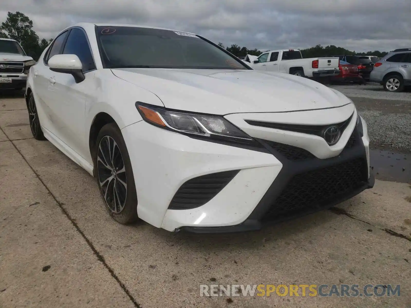 1 Photograph of a damaged car 4T1B11HKXKU690655 TOYOTA CAMRY 2019