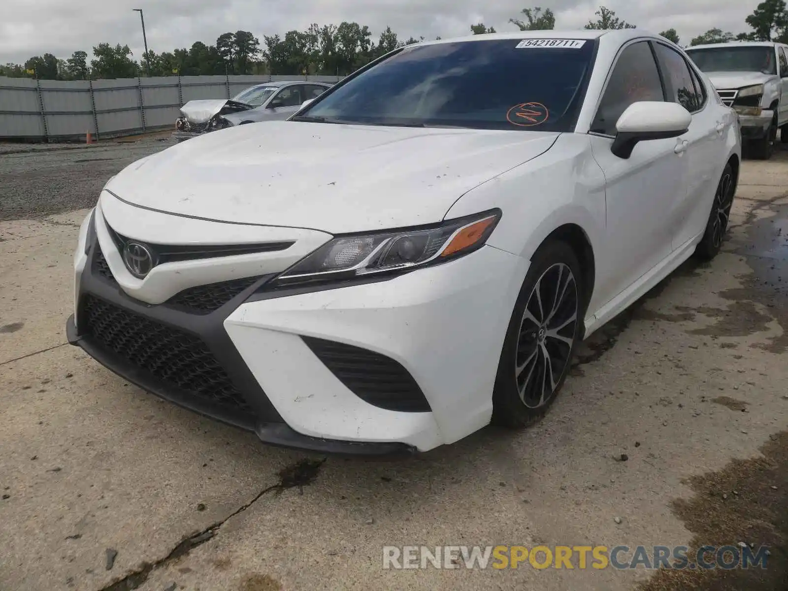 2 Photograph of a damaged car 4T1B11HKXKU690655 TOYOTA CAMRY 2019