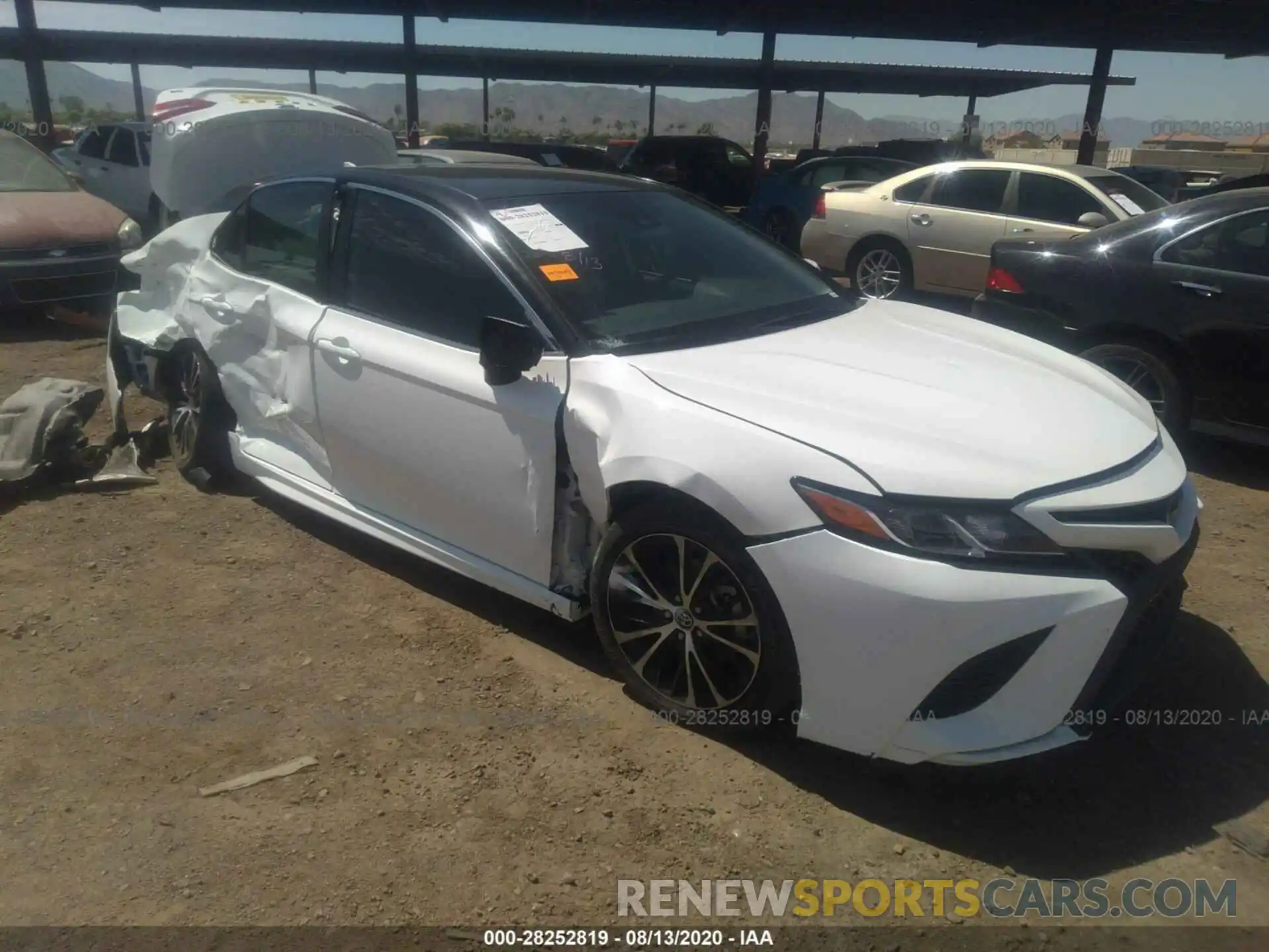 1 Photograph of a damaged car 4T1B11HKXKU690817 TOYOTA CAMRY 2019