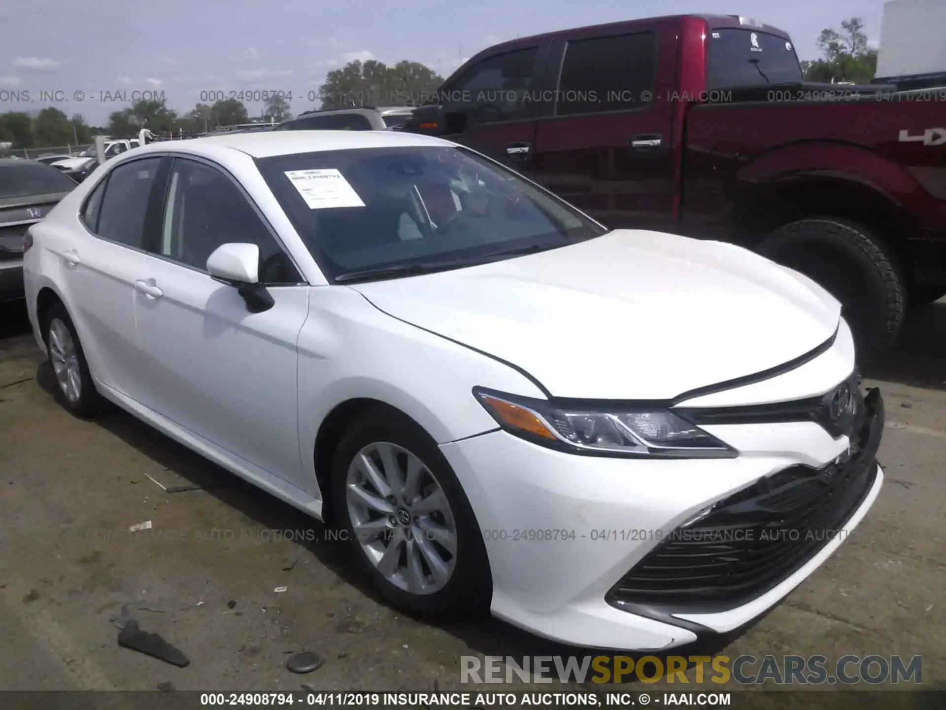 1 Photograph of a damaged car 4T1B11HKXKU690977 TOYOTA CAMRY 2019