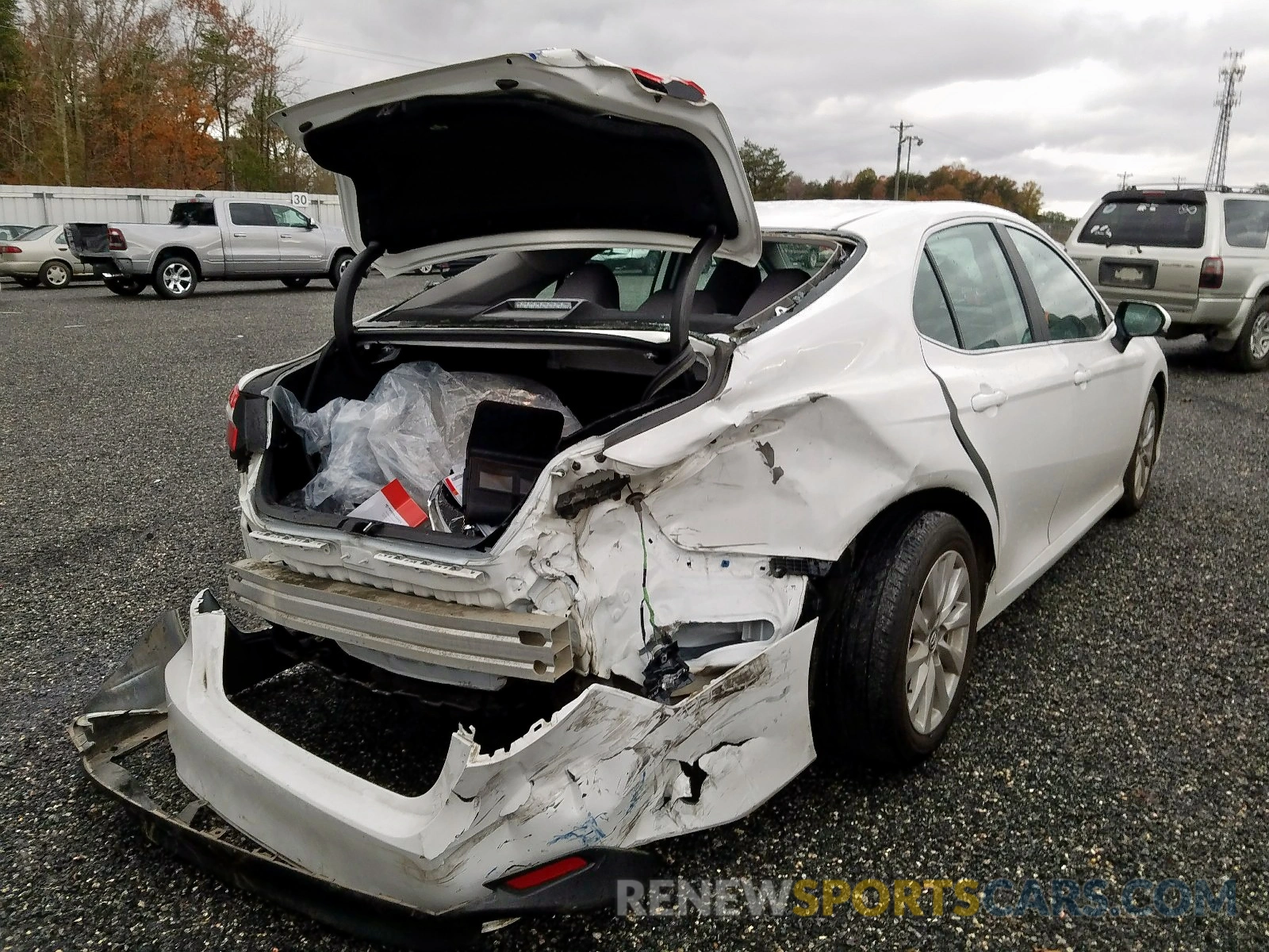 4 Photograph of a damaged car 4T1B11HKXKU691532 TOYOTA CAMRY 2019