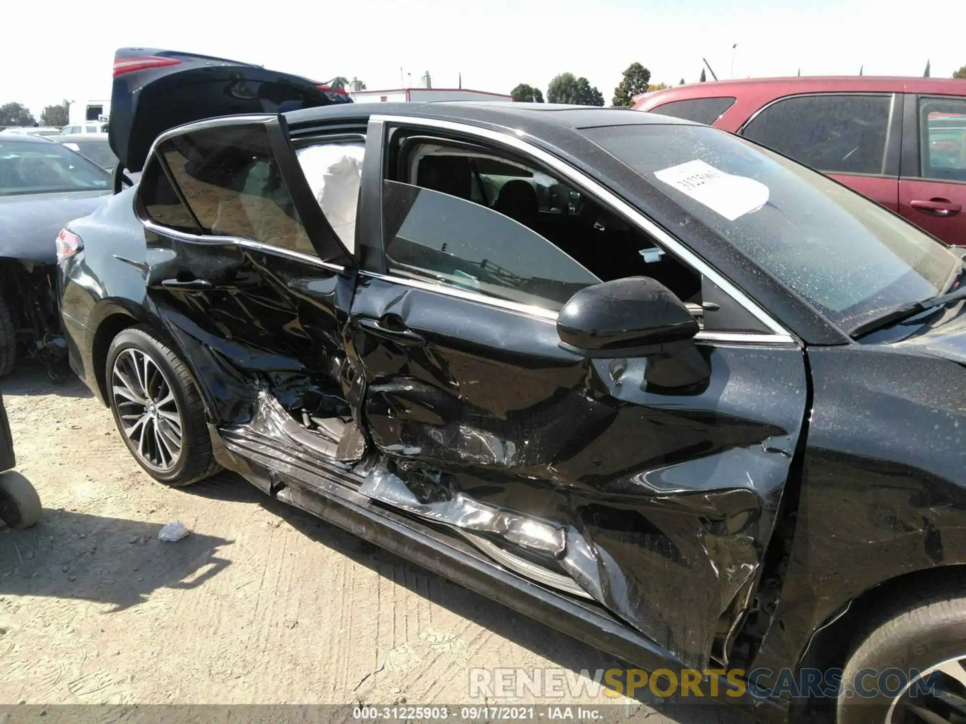 6 Photograph of a damaged car 4T1B11HKXKU691918 TOYOTA CAMRY 2019