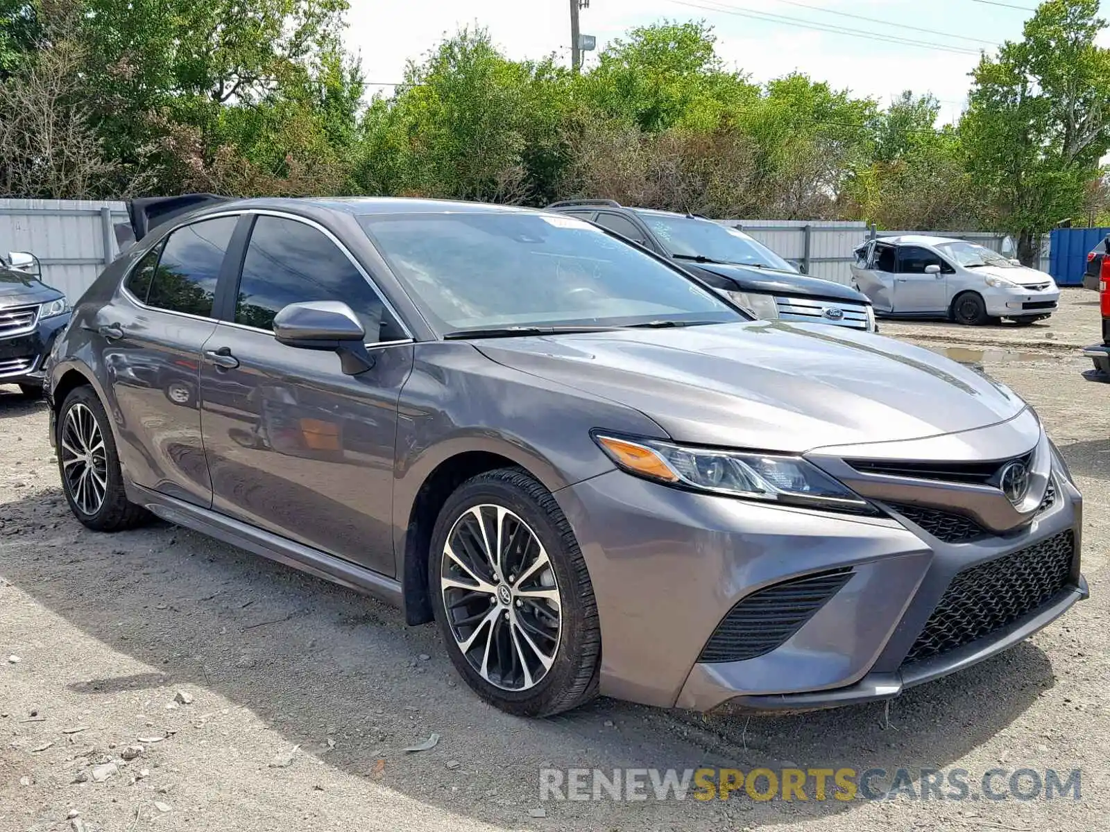 1 Photograph of a damaged car 4T1B11HKXKU692227 TOYOTA CAMRY 2019