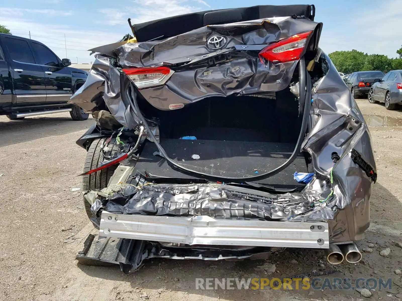 9 Photograph of a damaged car 4T1B11HKXKU692227 TOYOTA CAMRY 2019