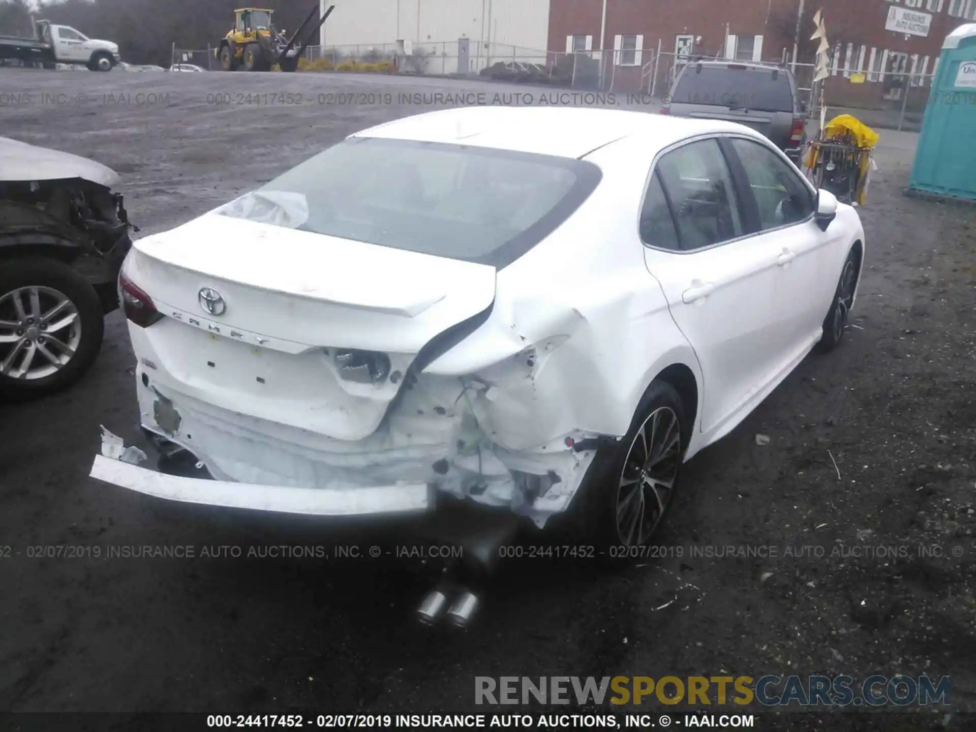 4 Photograph of a damaged car 4T1B11HKXKU692972 TOYOTA CAMRY 2019