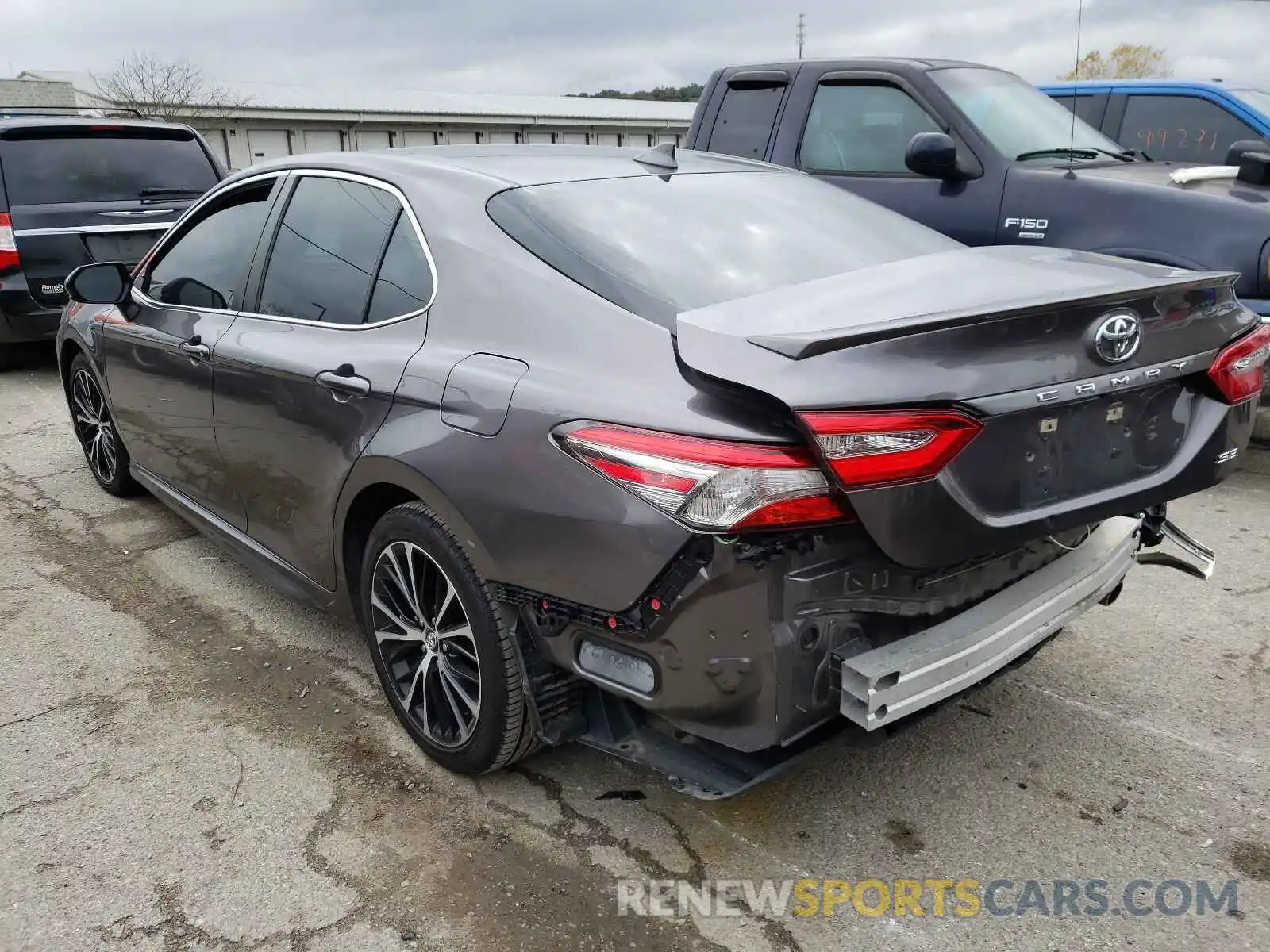 3 Photograph of a damaged car 4T1B11HKXKU693605 TOYOTA CAMRY 2019